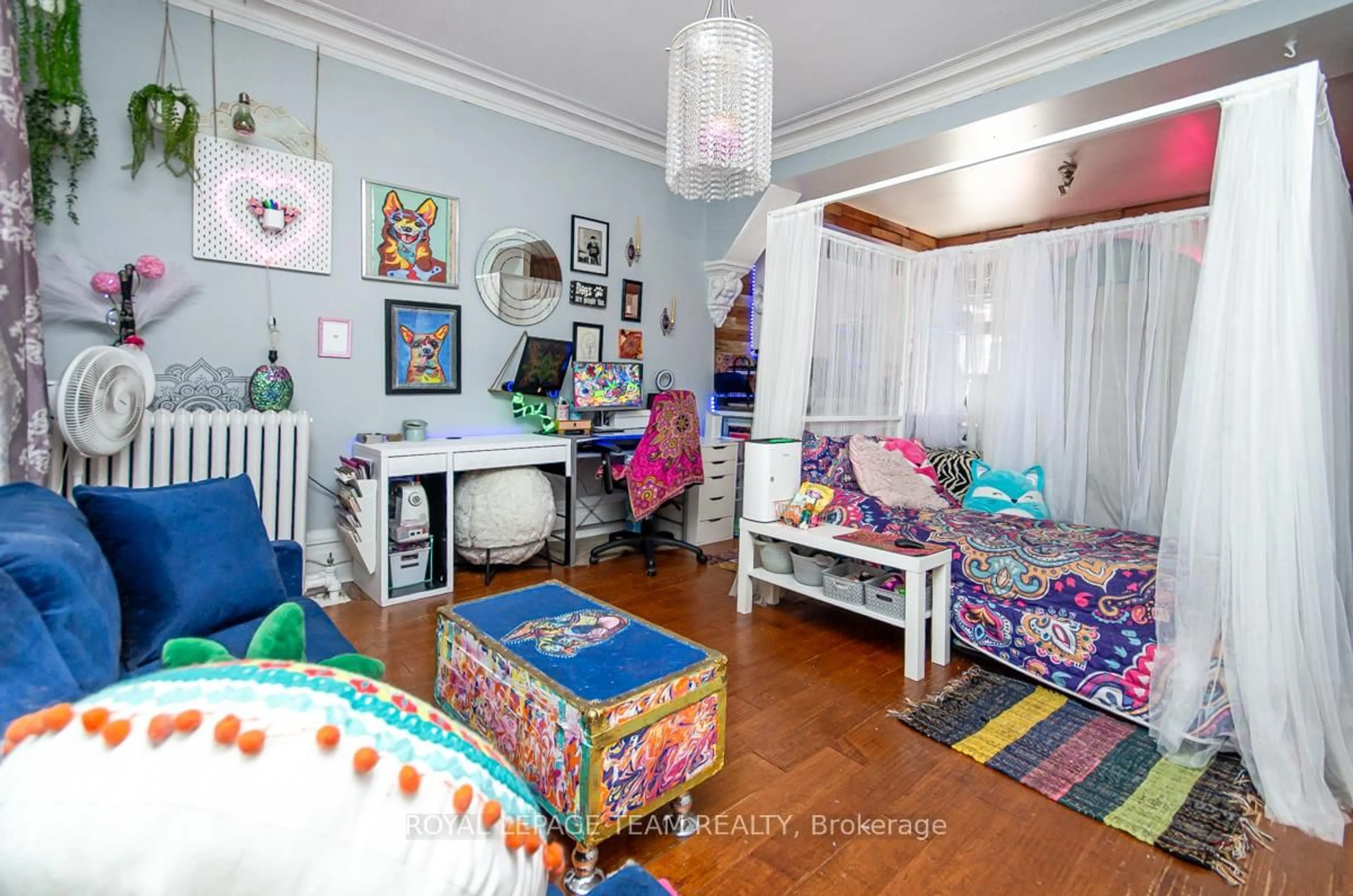 A pic of a room for 46 James St, Ottawa Ontario K2P 0T6