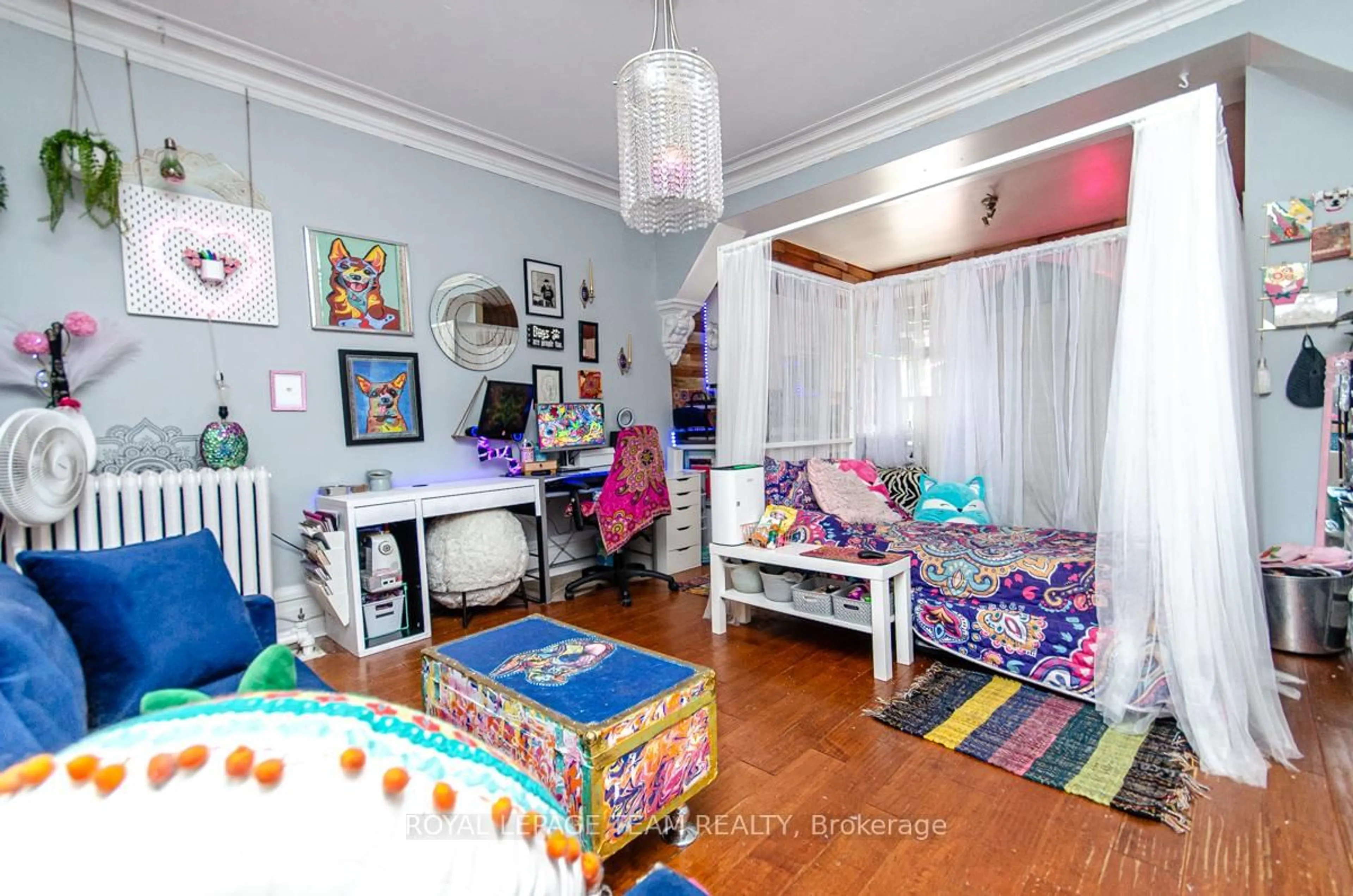 A pic of a room for 46 James St, Ottawa Ontario K2P 0T6