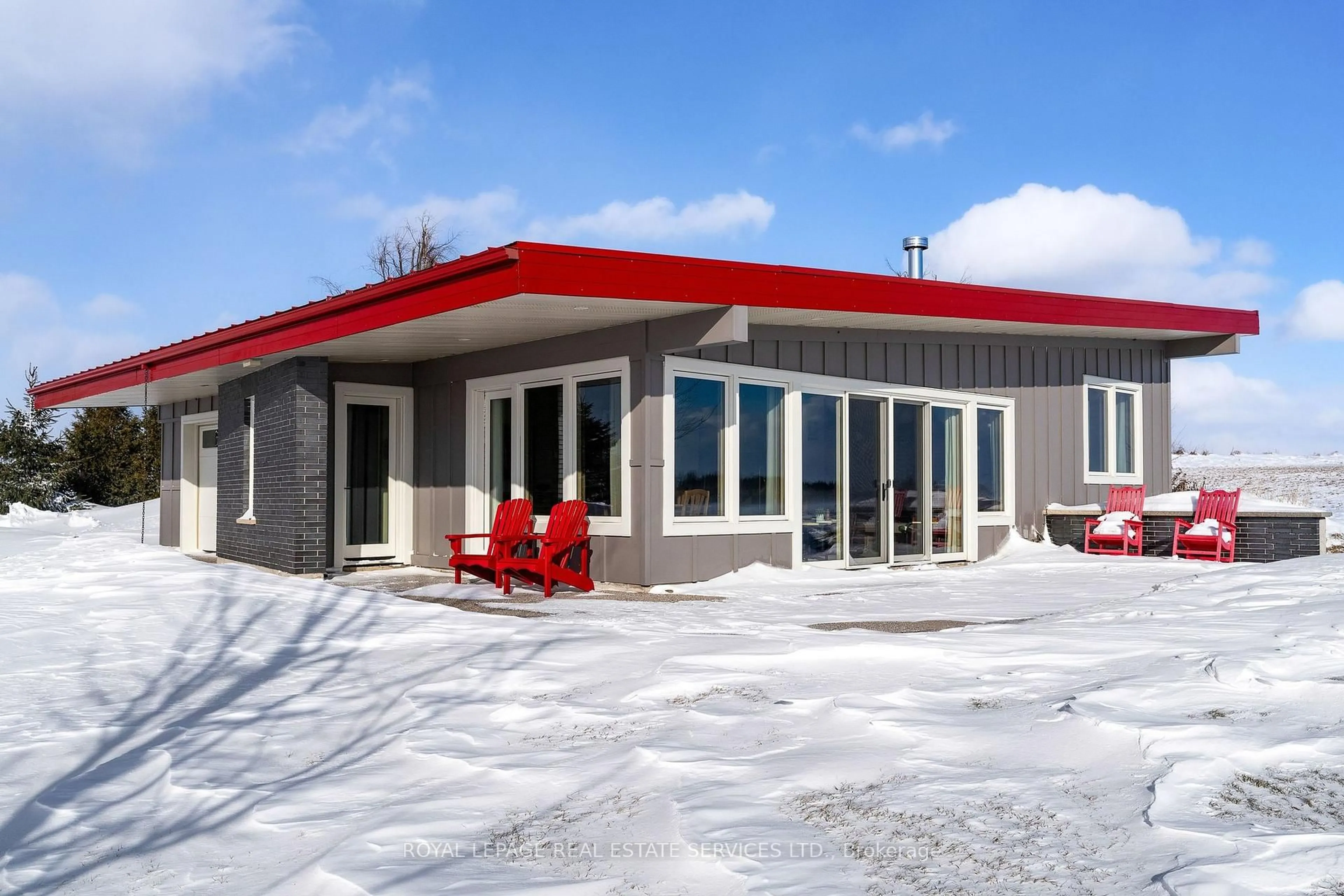 Patio, building for 837177 4th Line, Mulmur Ontario L9V 0J3