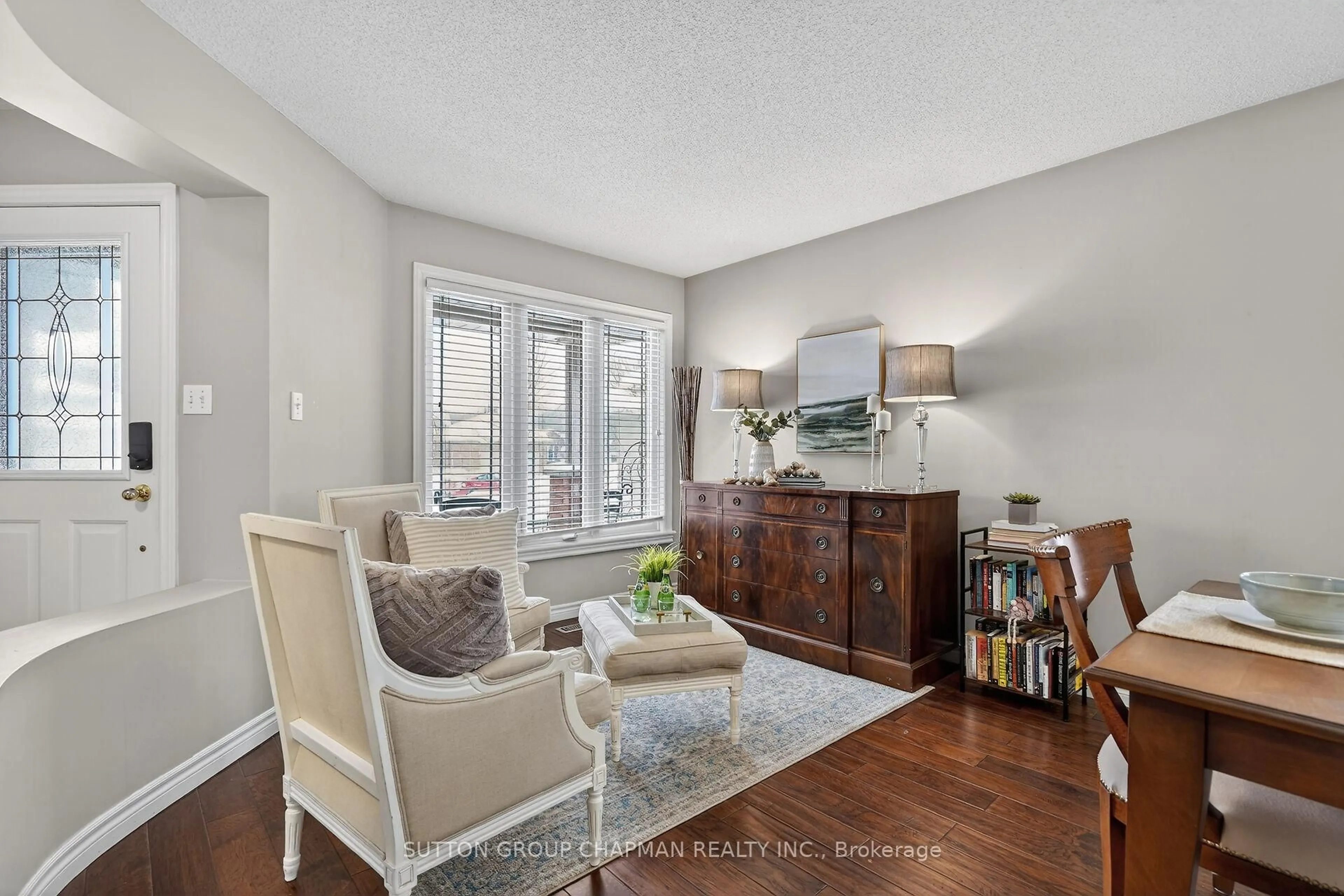 Living room with furniture, unknown for 607 Thornwood Crt, London North Ontario N6H 5J5