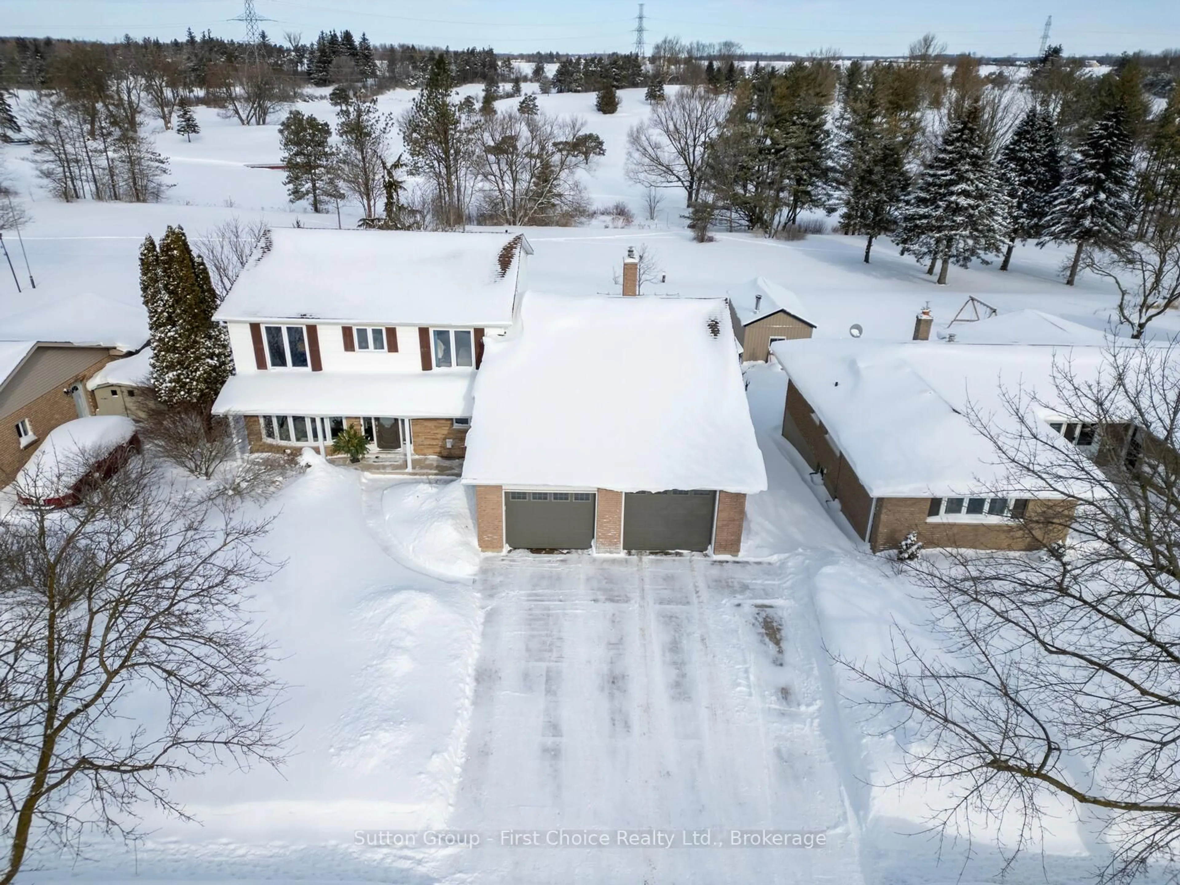 A pic from outside/outdoor area/front of a property/back of a property/a pic from drone, street for 304 Devon St, Stratford Ontario N5A 2Z9