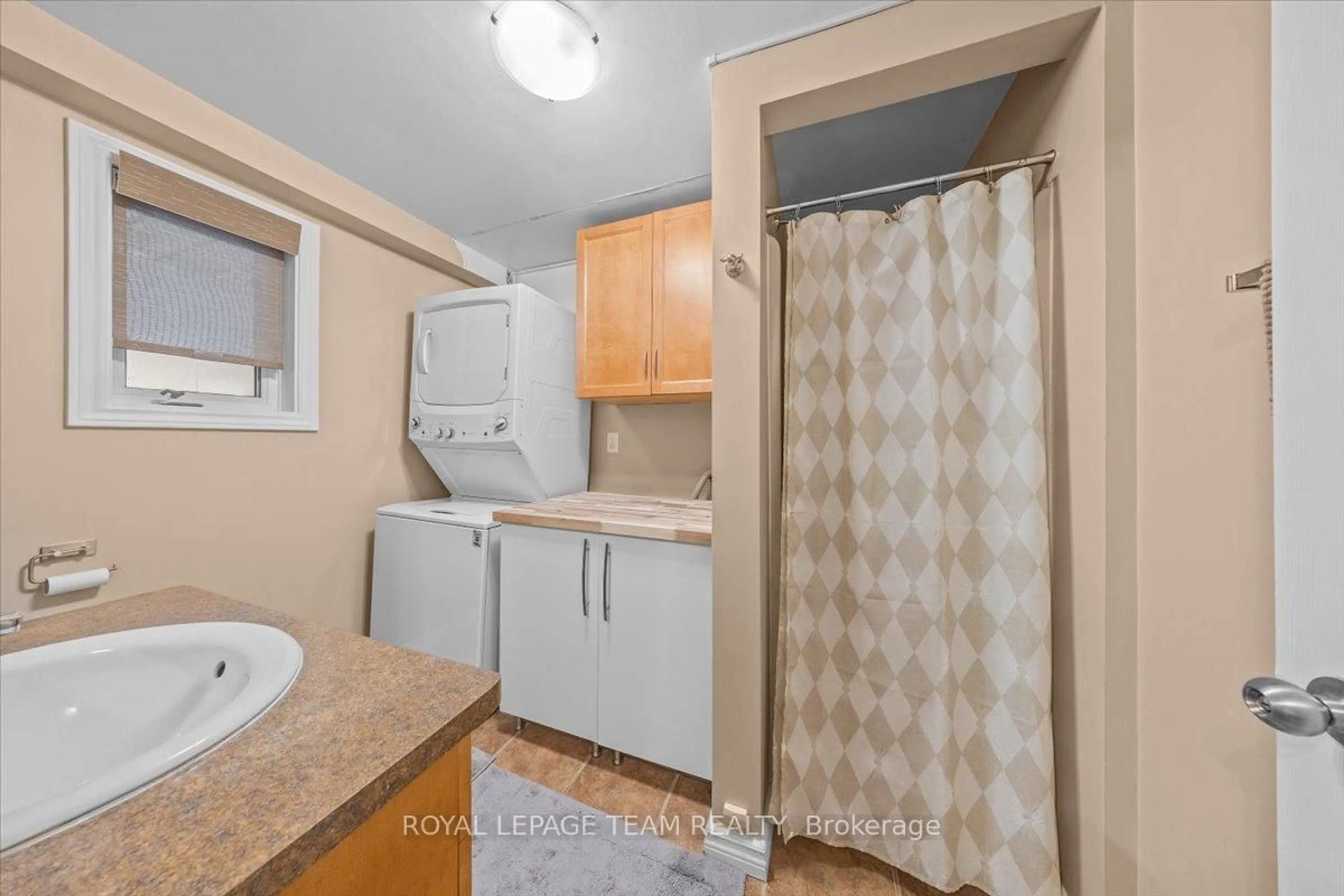 Standard bathroom, unknown for 1137 Chimney Hill Way, Ottawa Ontario K1J 8Z7