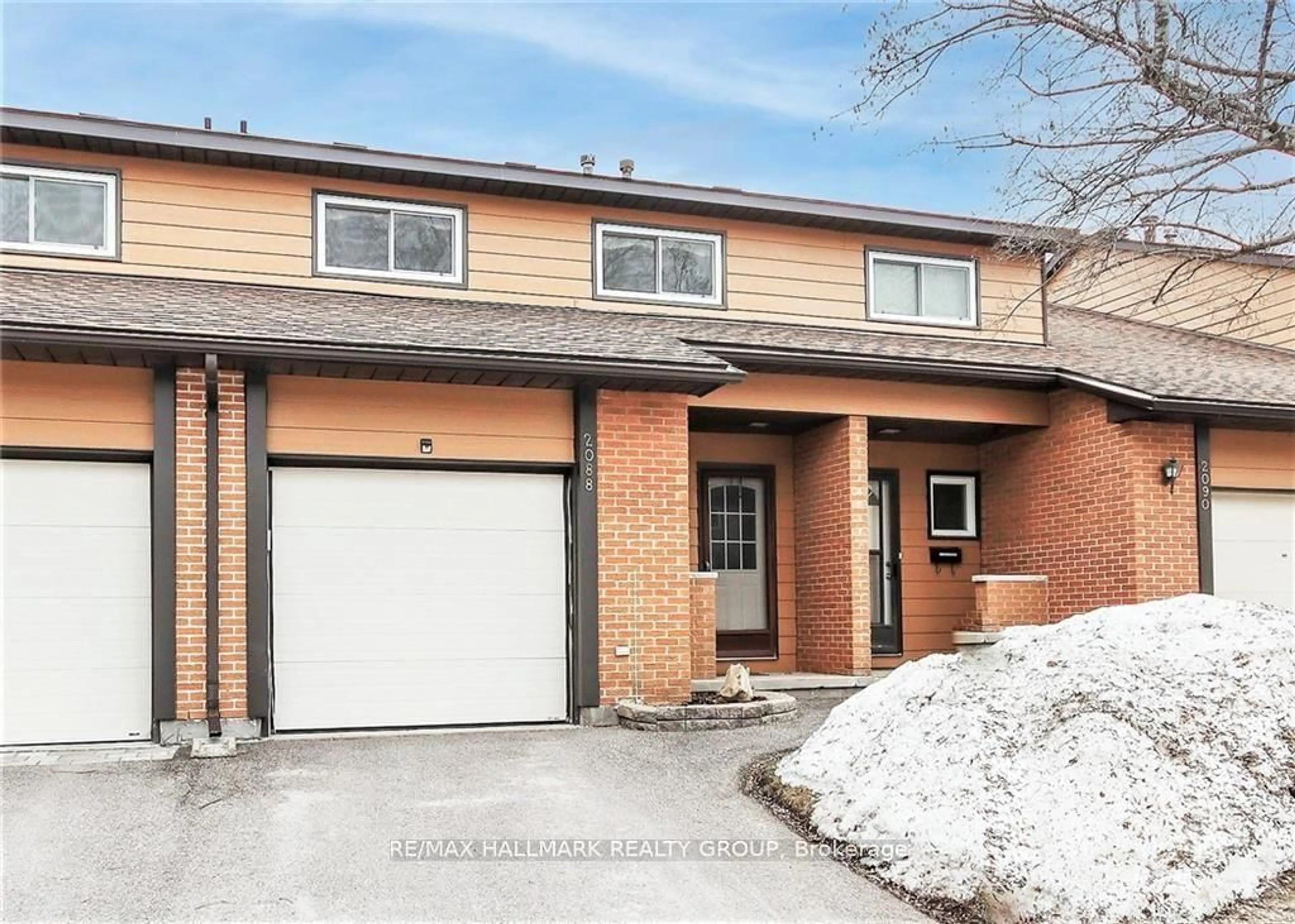 Home with brick exterior material, street for 2088 Orient Park Dr, Ottawa Ontario K1B 4V9