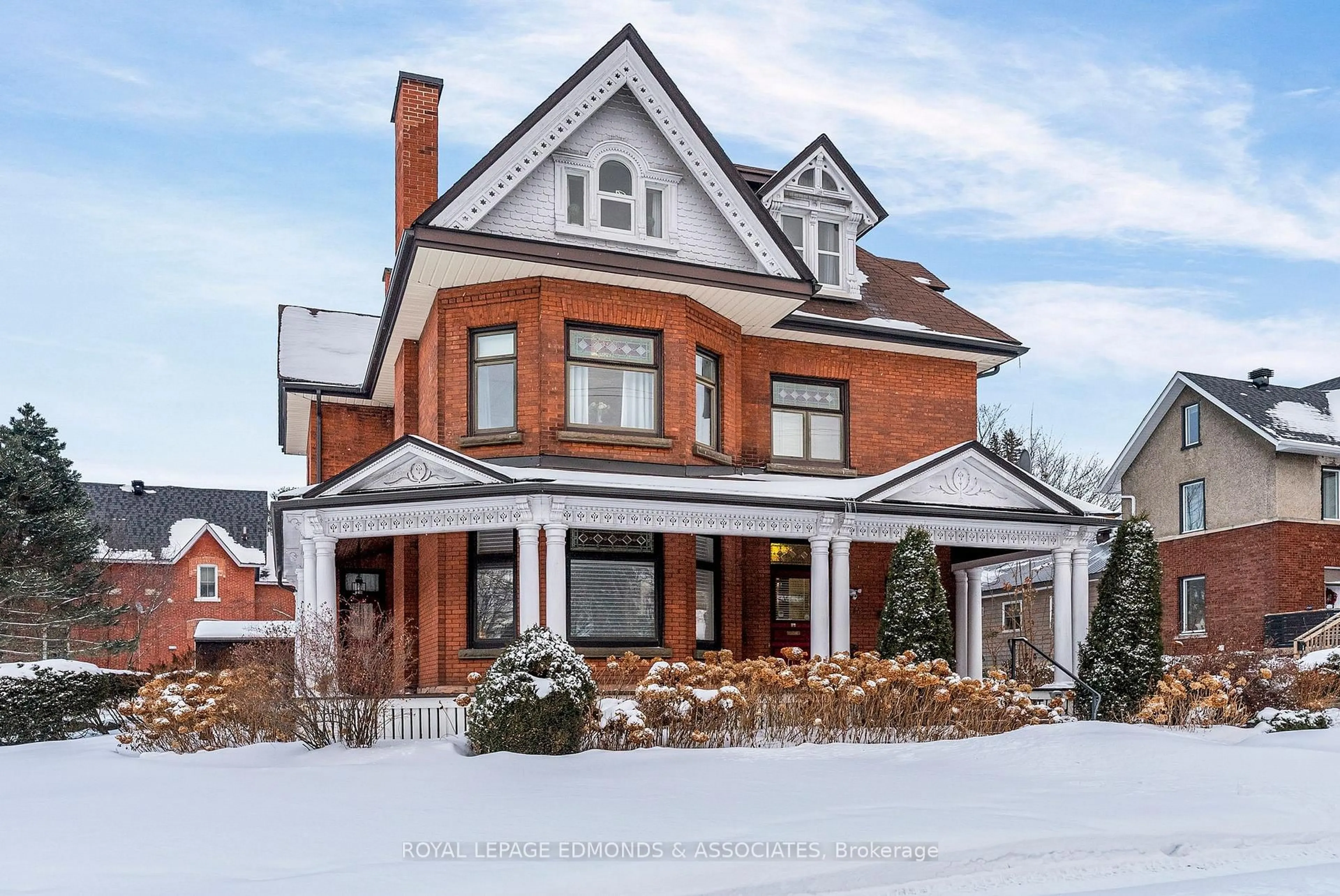 Home with brick exterior material, unknown for 307 Maple Ave, Pembroke Ontario K8A 1L8