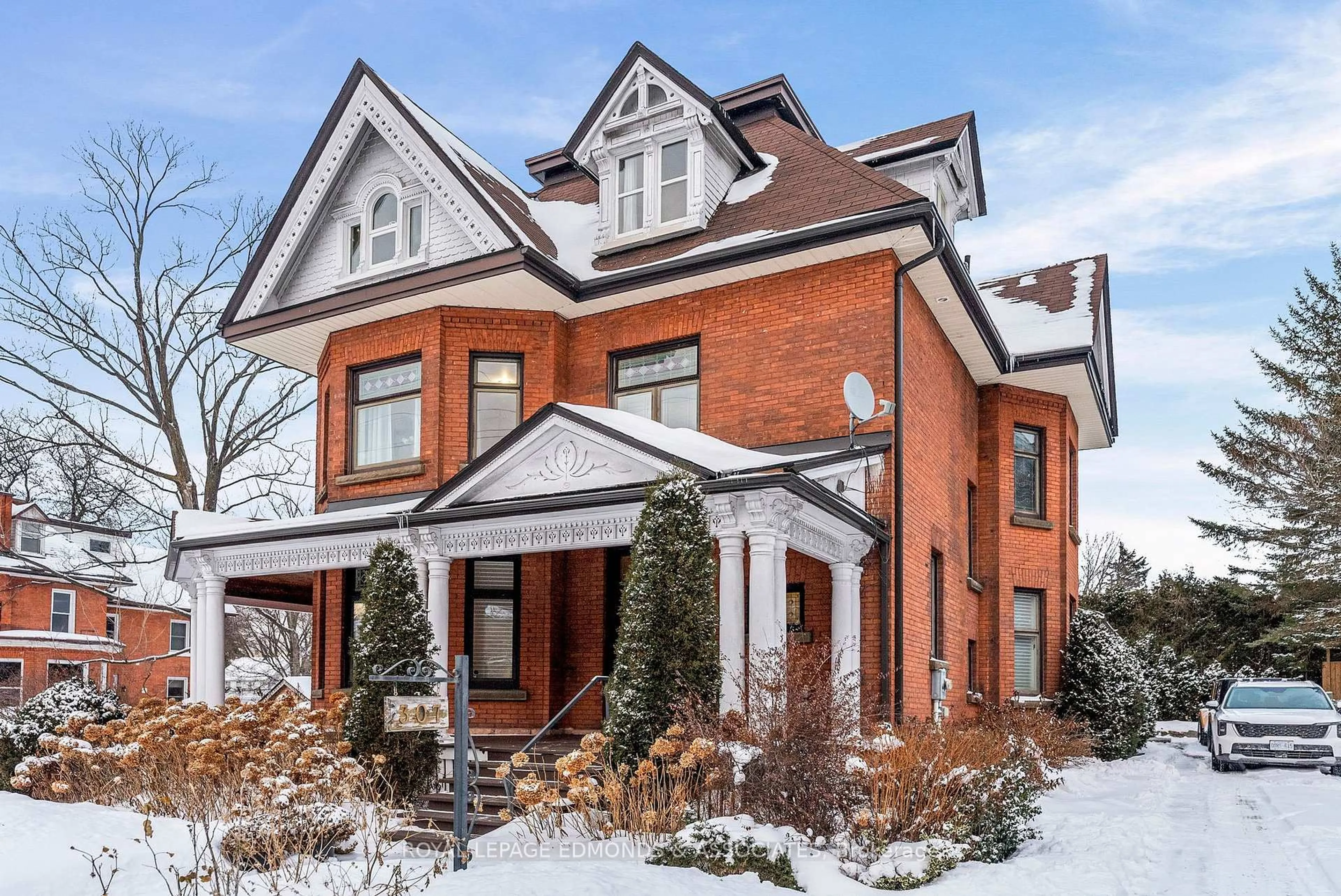 Home with brick exterior material, street for 307 Maple Ave, Pembroke Ontario K8A 1L8