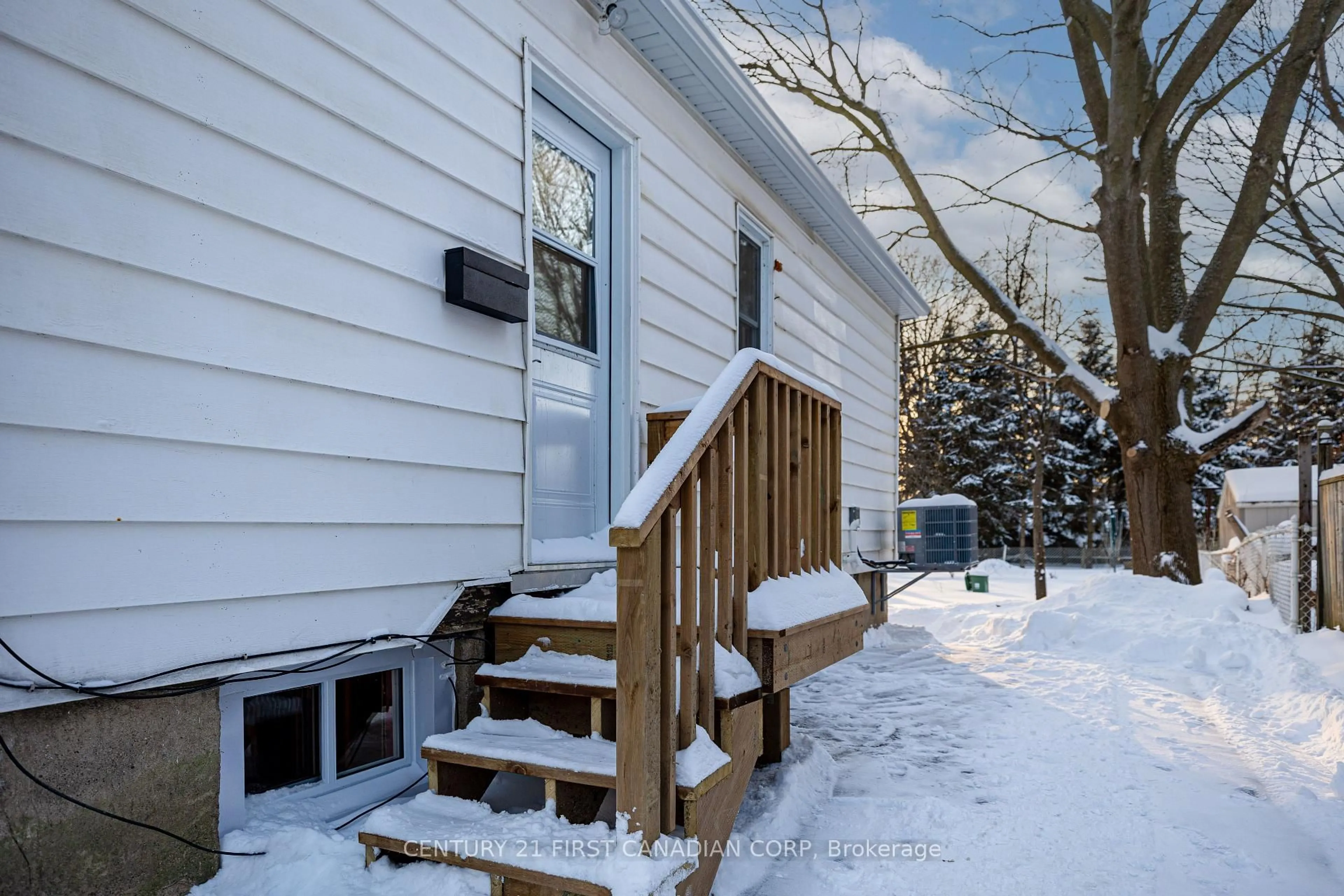 Unknown for 45 Fairview Ave, London South Ontario N6C 4T4