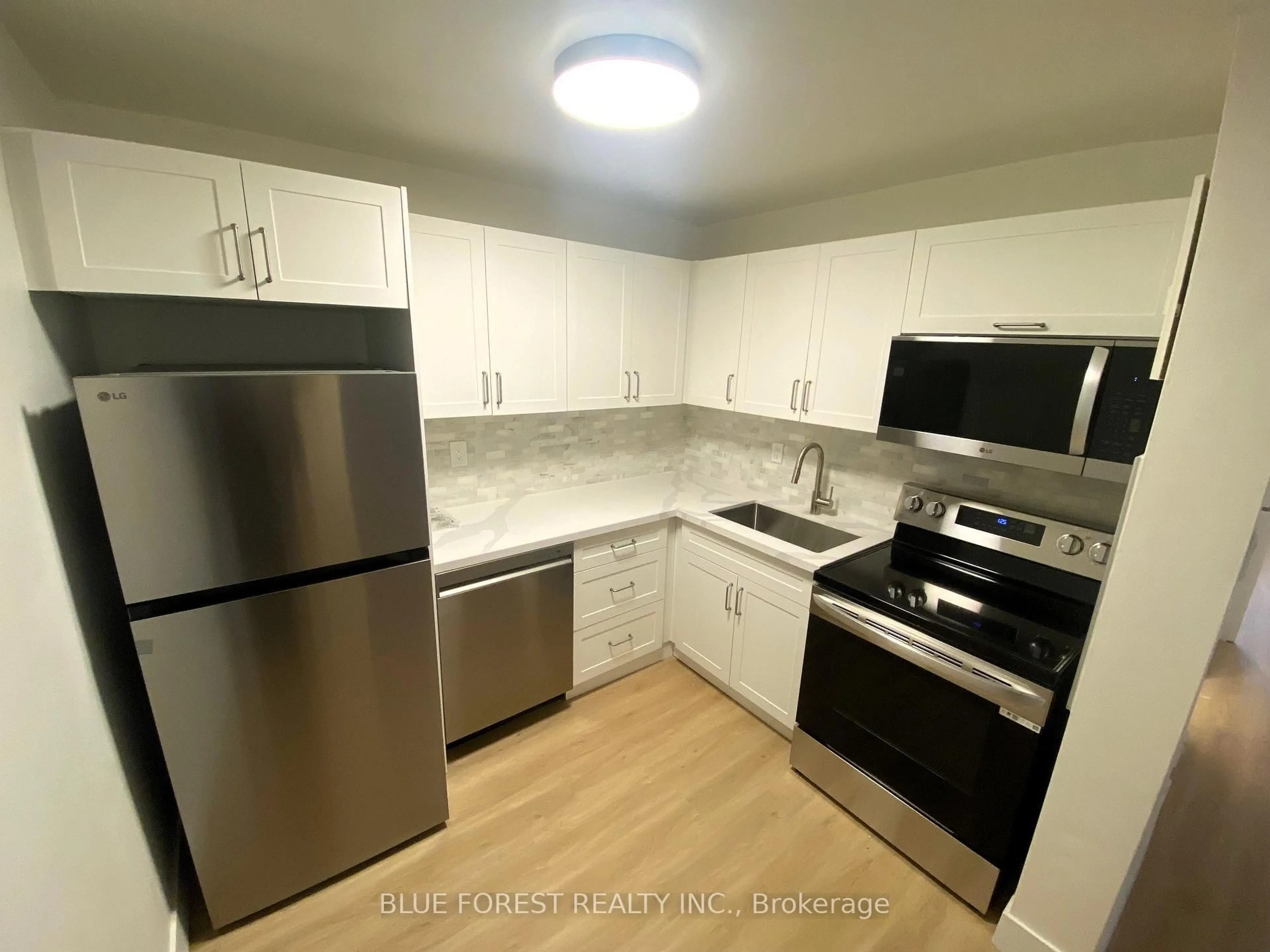 Standard kitchen, unknown for 573 MORNINGTON Ave #307, London East Ontario N5Y 4T9