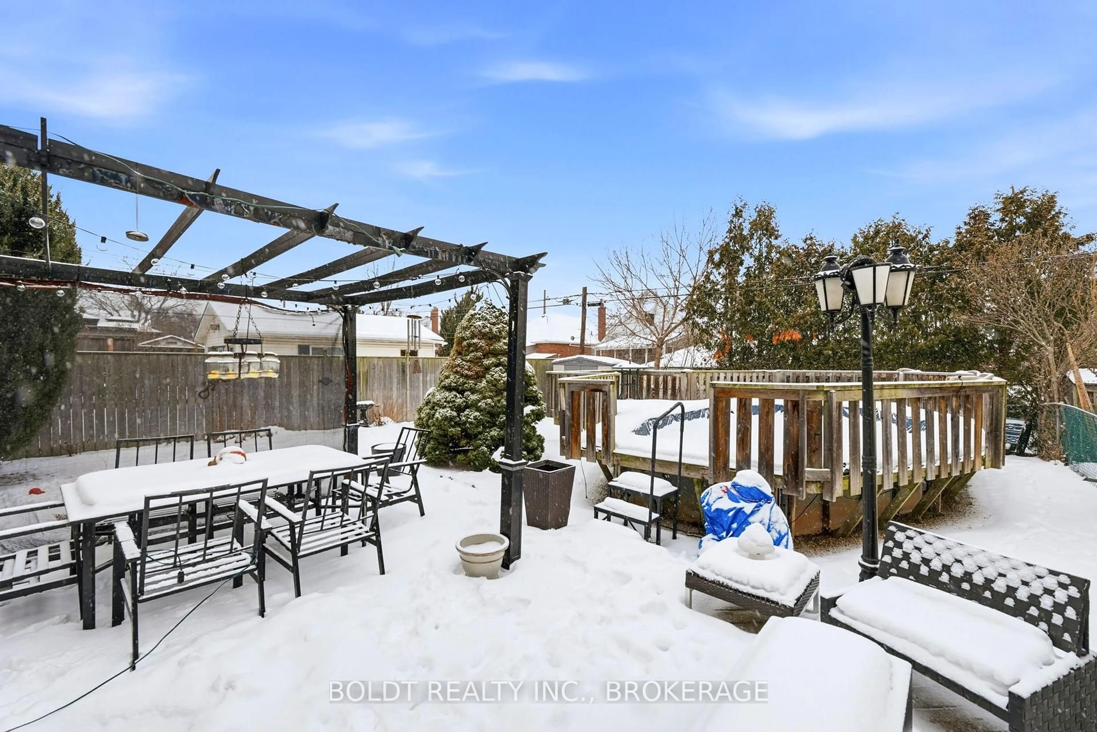 Patio, unknown for 204 Auburn Ave, Hamilton Ontario L8K 3B5