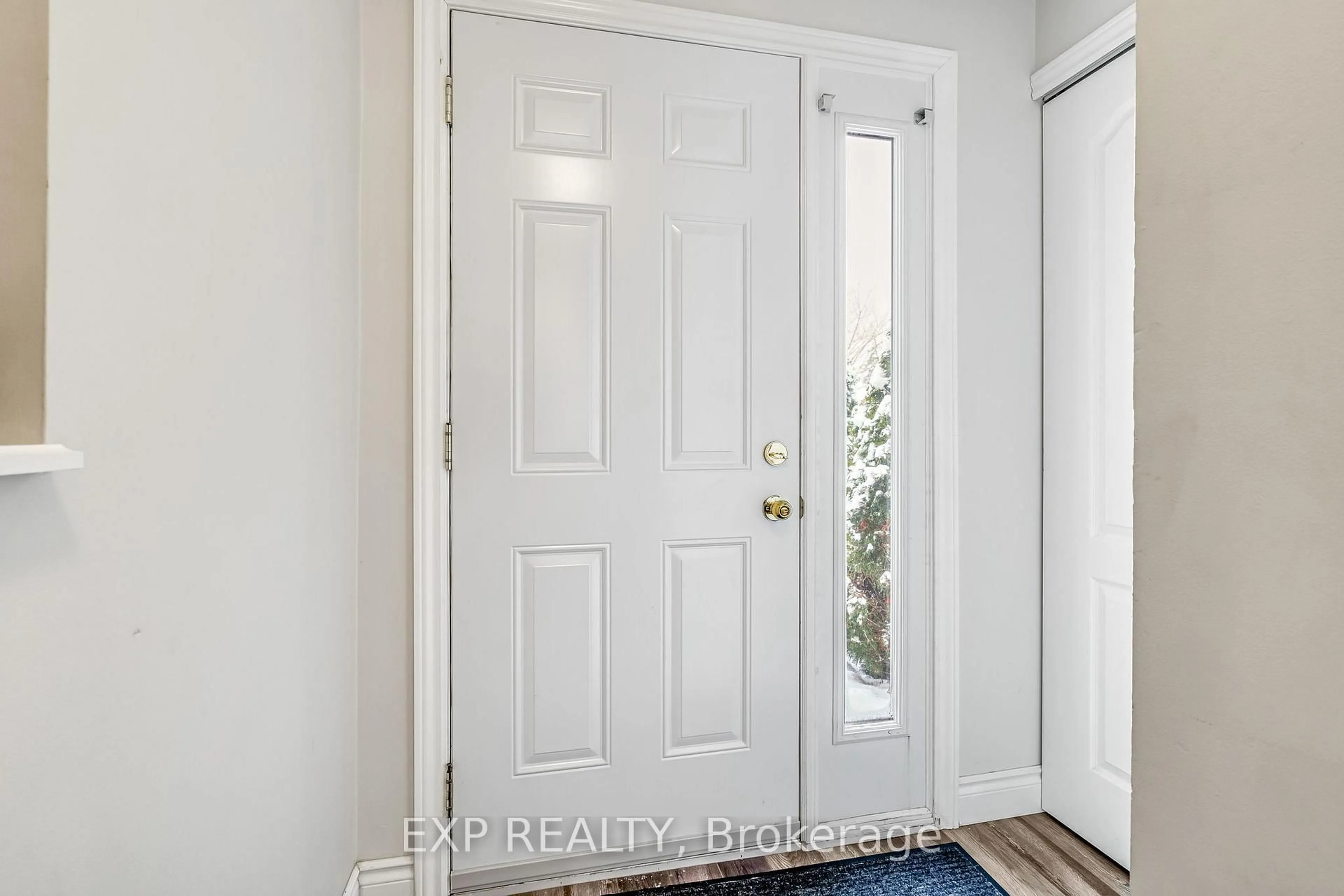 Indoor entryway for 141 Condor Crt #82, London East Ontario N5W 6A1