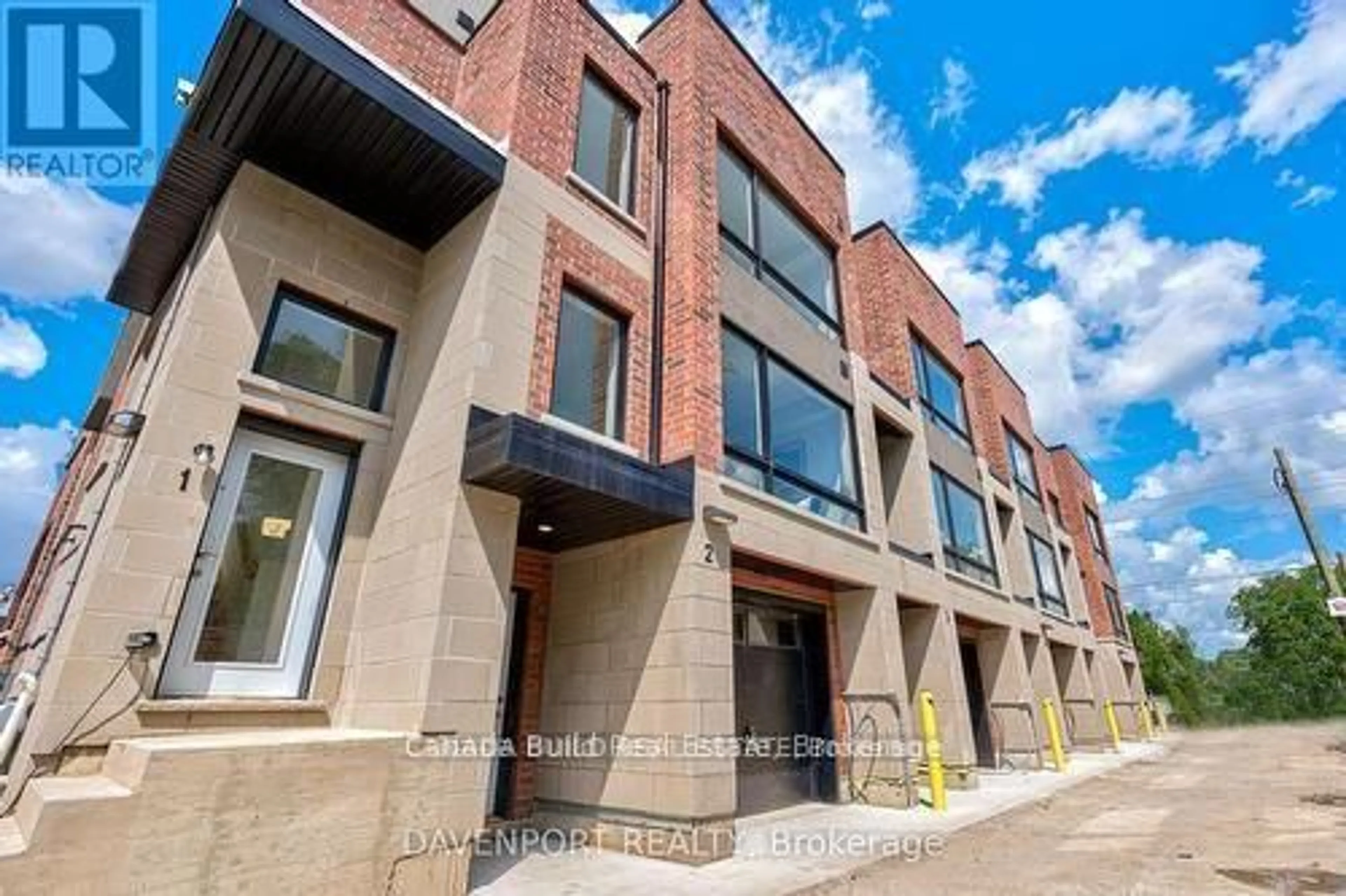 Home with brick exterior material, building for 183 Victoria St #1, Kitchener Ontario N2H 5C5