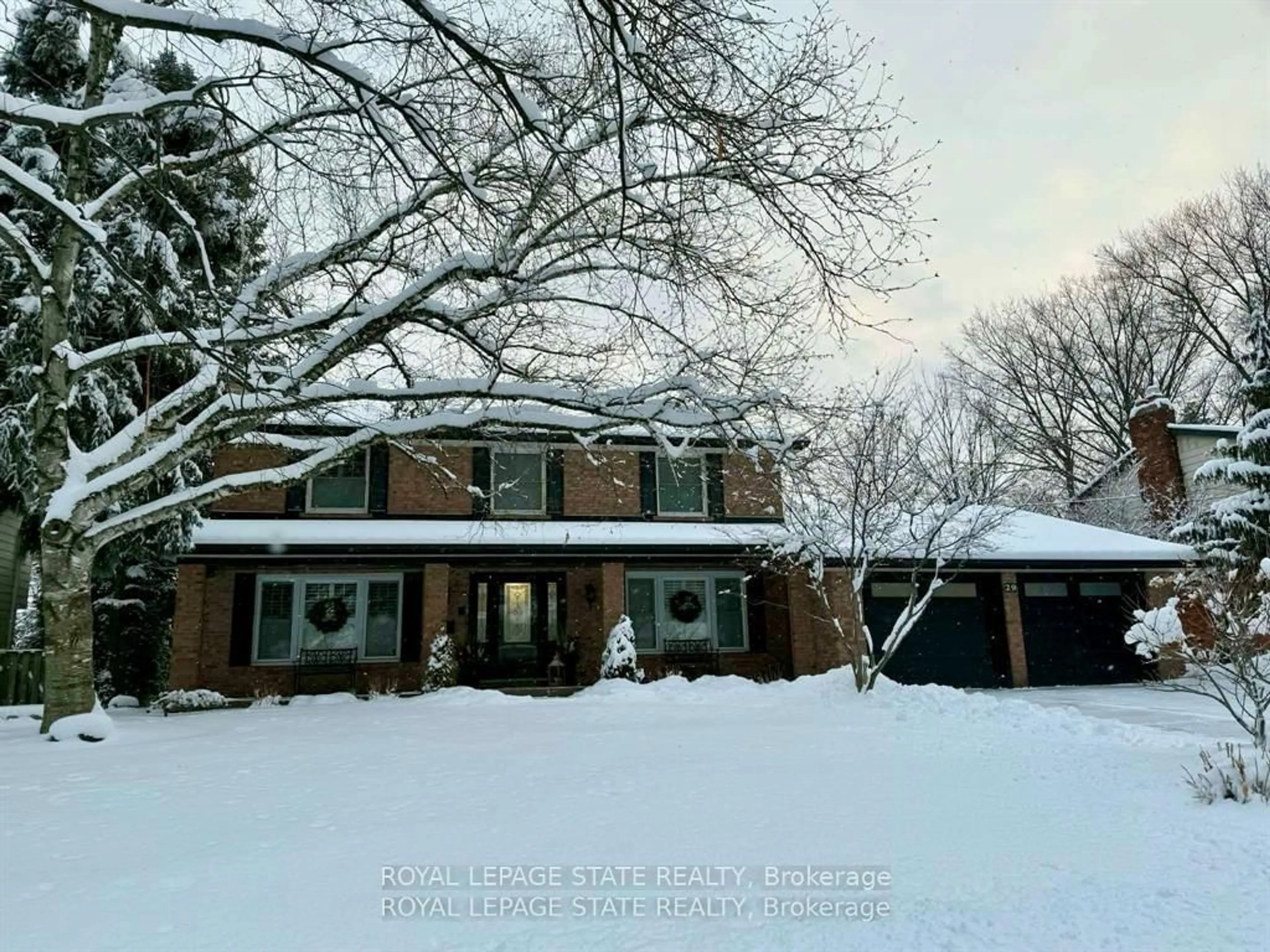 Home with brick exterior material, street for 29 Woodside Dr, Hamilton Ontario L8T 1C4