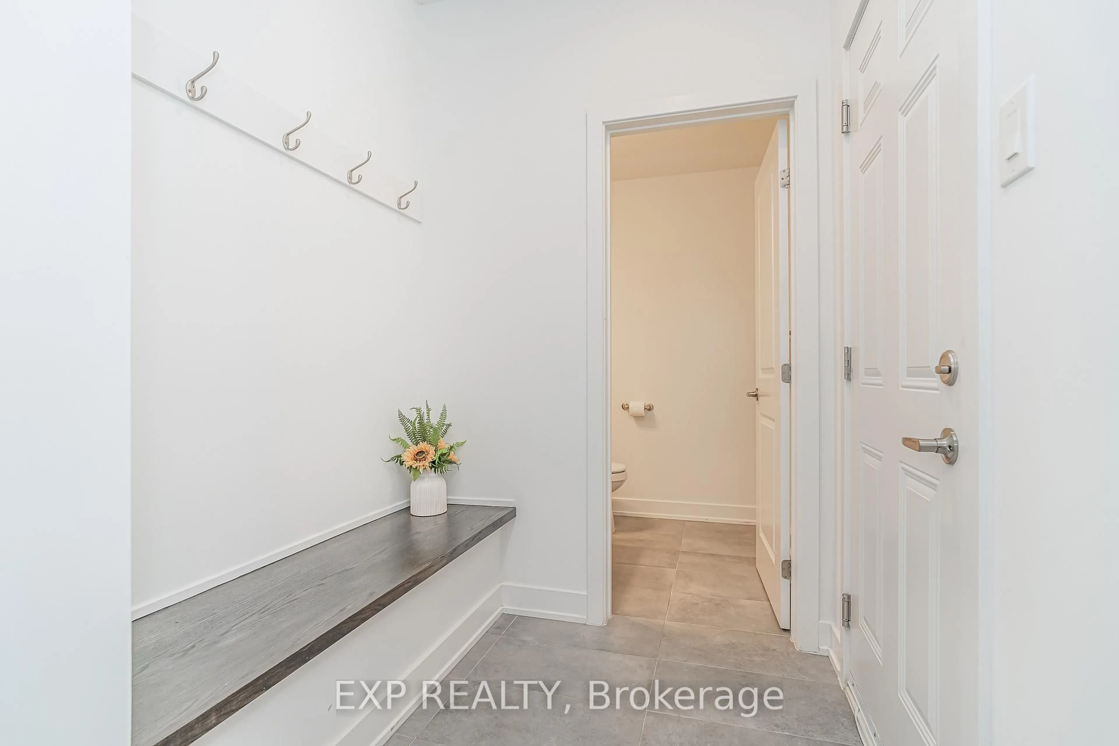 Indoor entryway for 92 Big Dipper St, Ottawa Ontario K4M 0L9