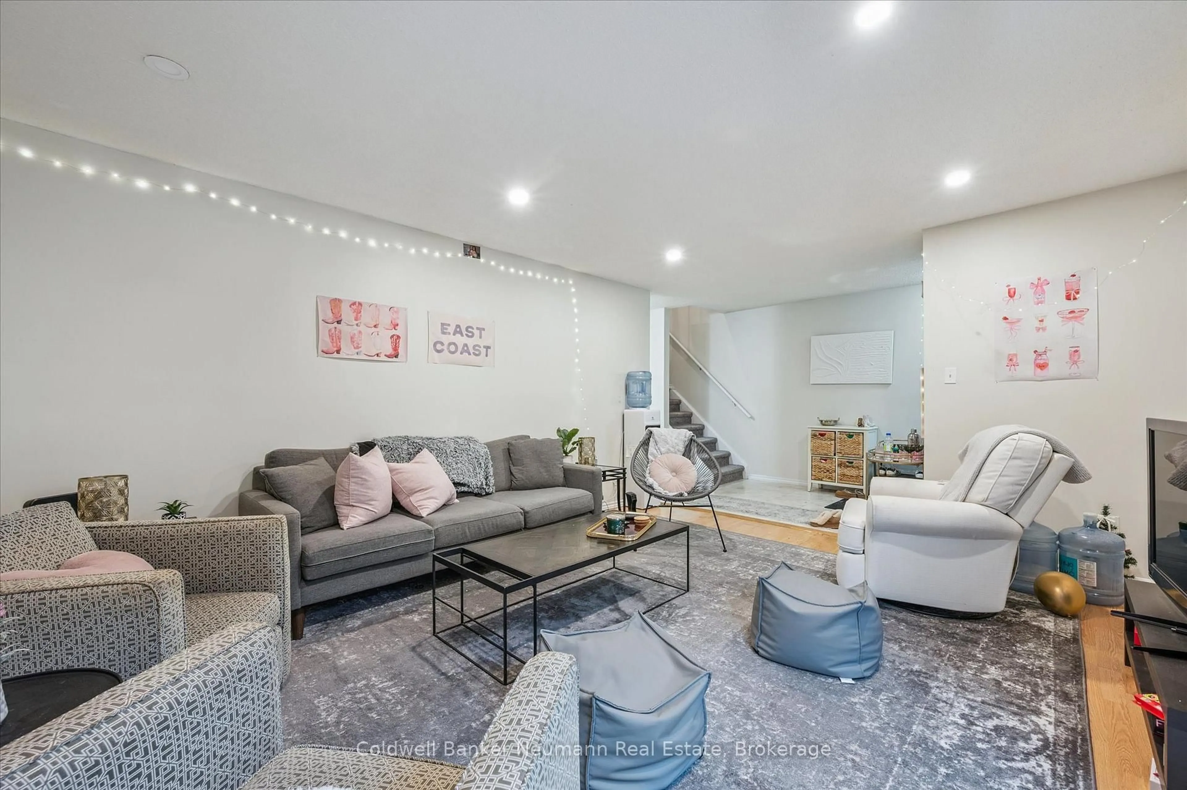 Living room with furniture, unknown for 79 Janefield Ave, Guelph Ontario N1G 2L4