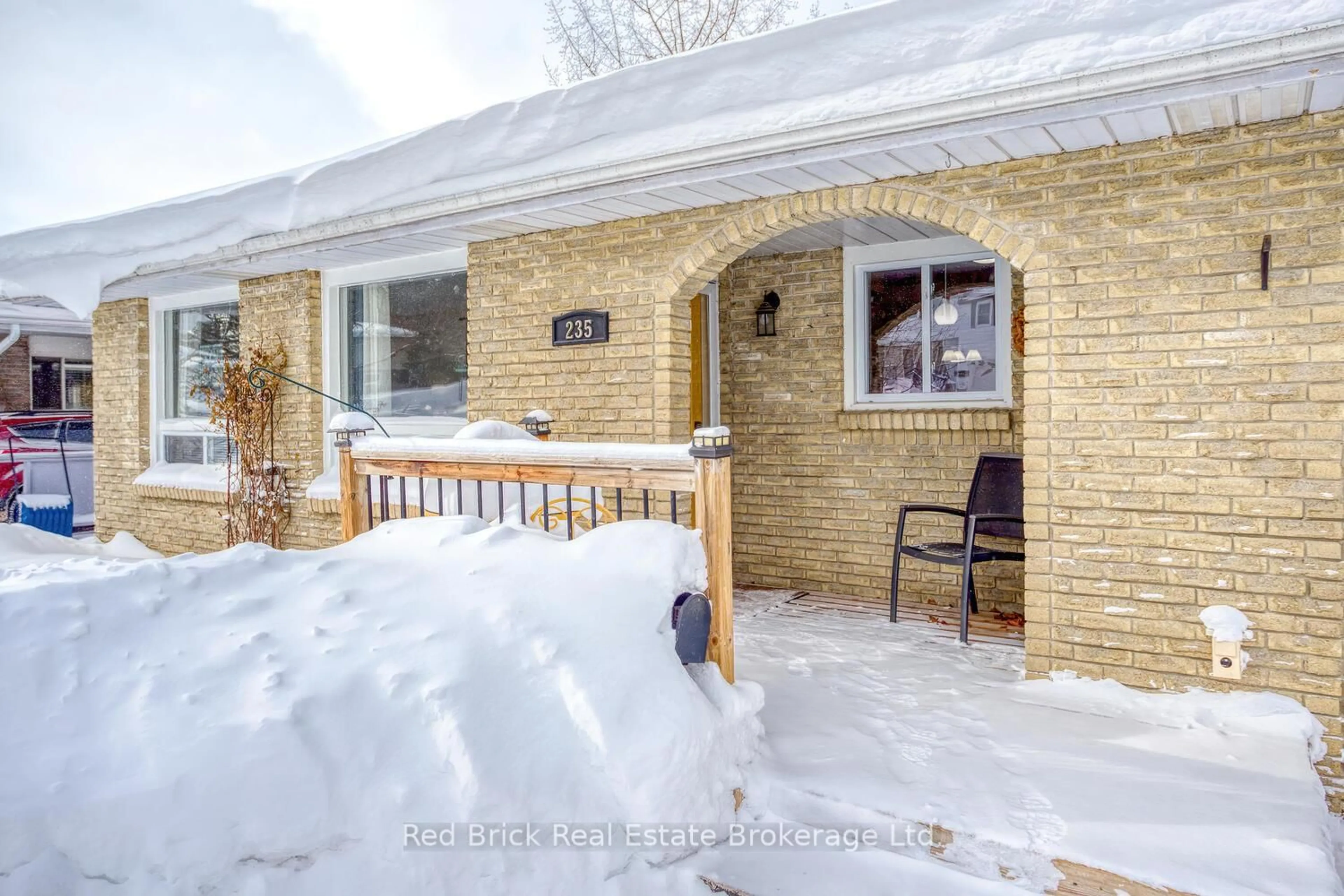 Unknown for 235 Wellington St, Centre Wellington Ontario N1M 3E1