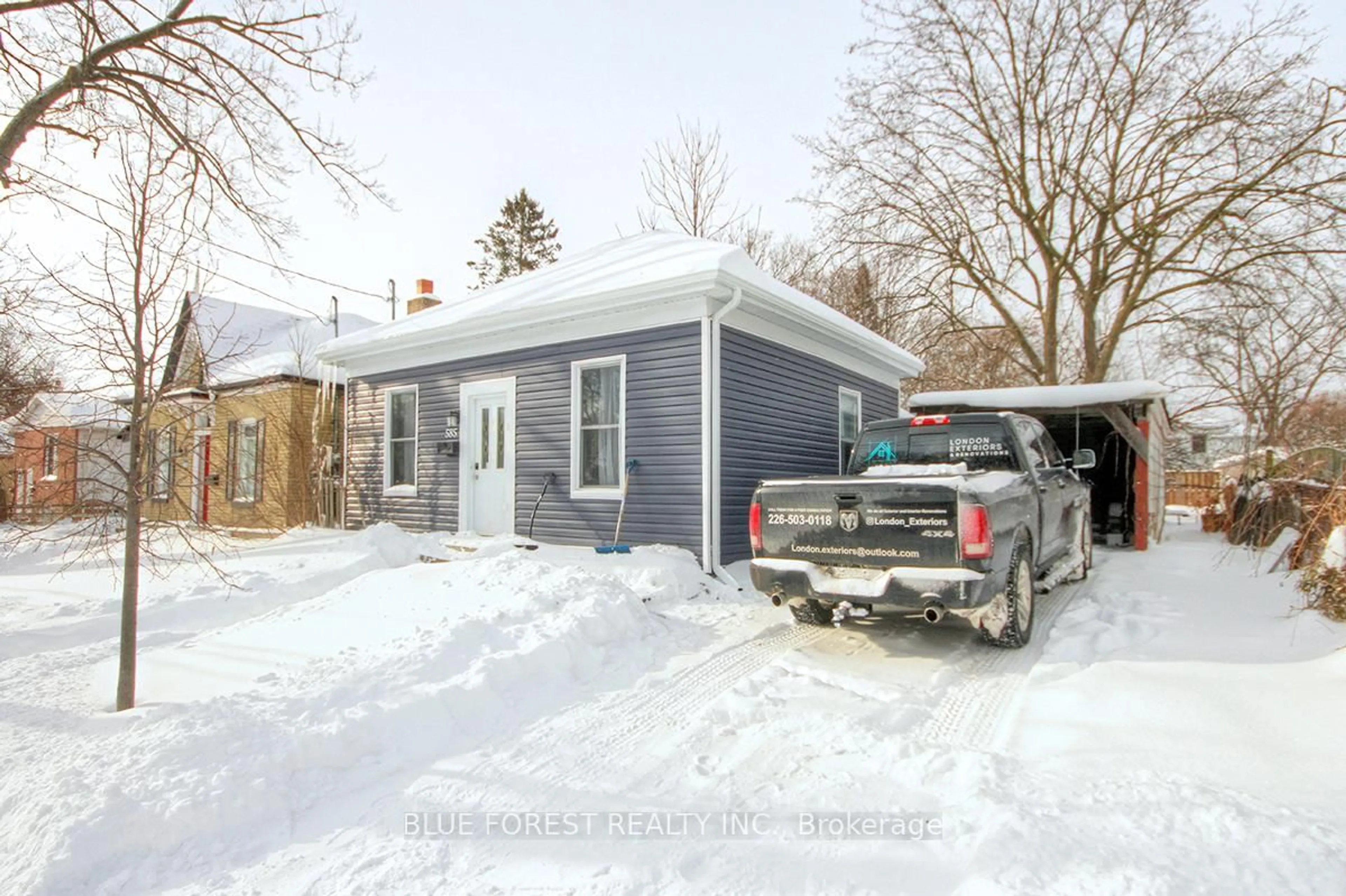 Unknown for 585 Elizabeth St, London East Ontario N5W 3S5