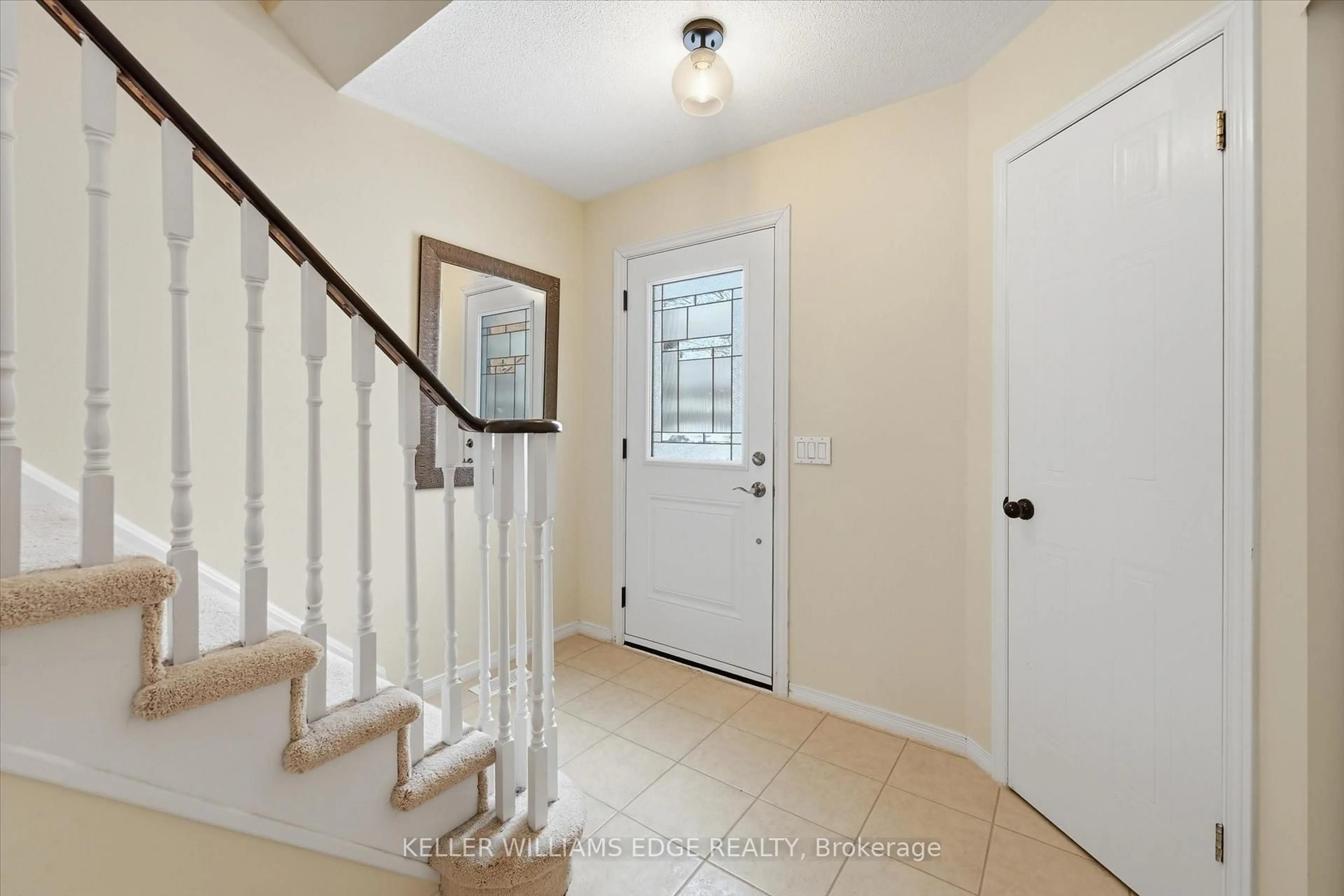 Indoor entryway for 38 Grindstone Way, Hamilton Ontario L9H 7B7
