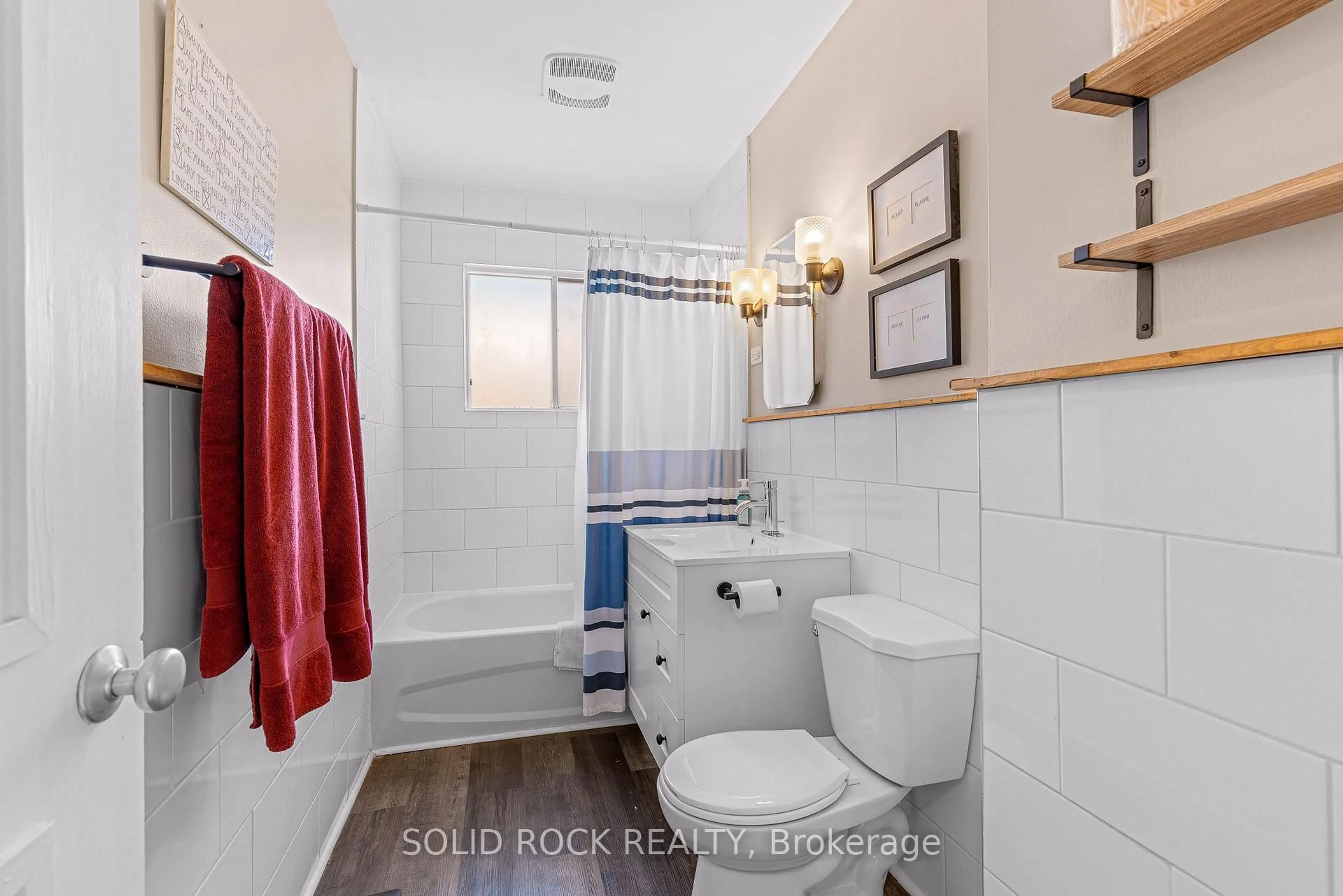 Standard bathroom, unknown for 63 Bisley Cres, Brockville Ontario K6V 2T9