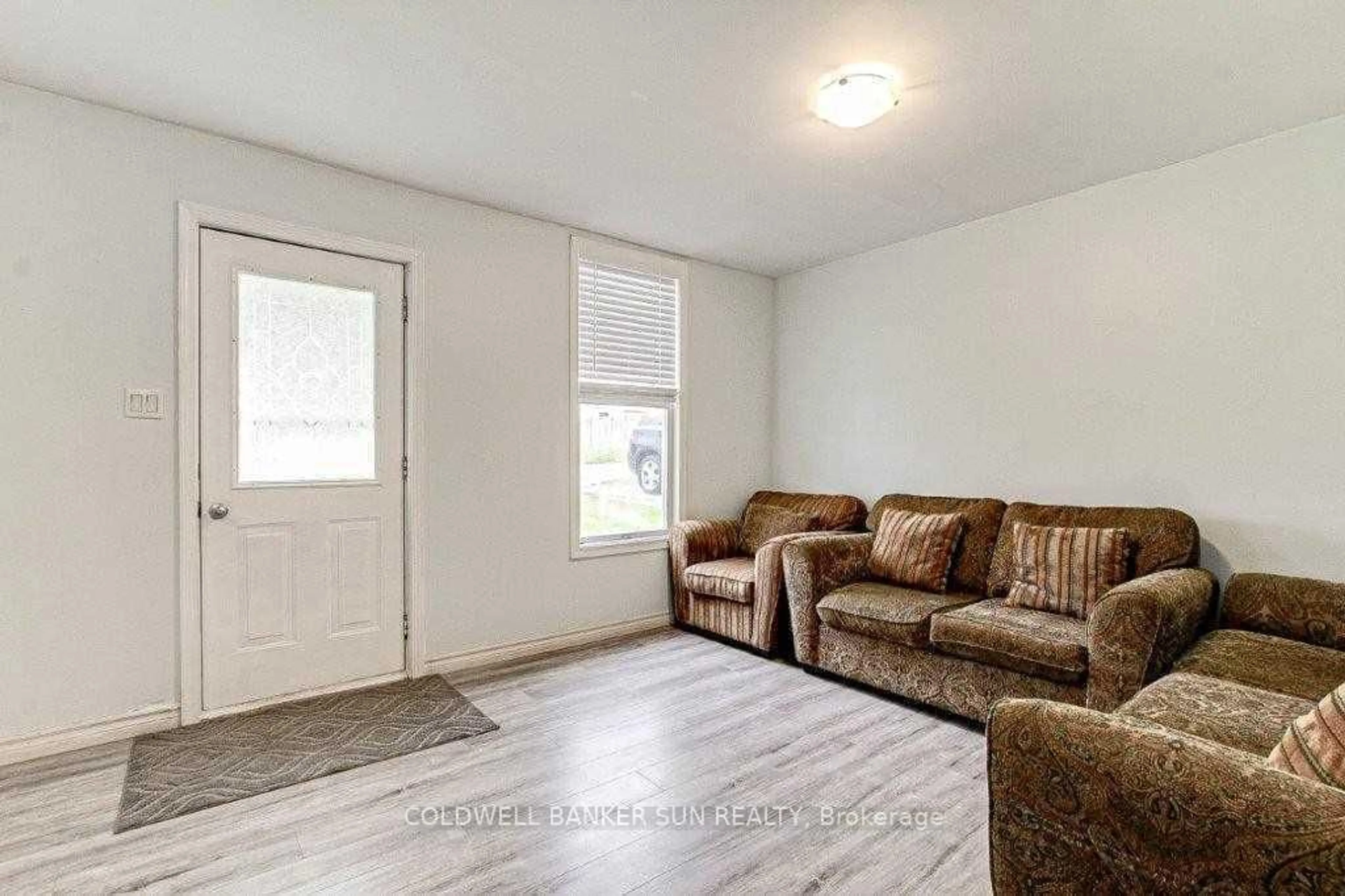 Living room with furniture, unknown for 888 Nellis St, Woodstock Ontario N4S 4C5