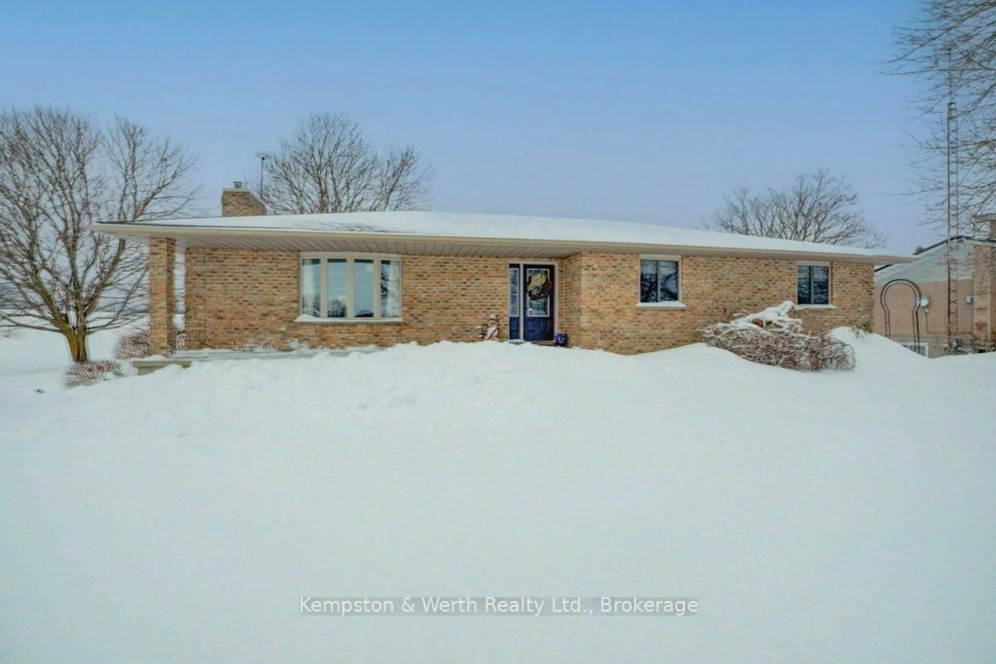 A pic from outside/outdoor area/front of a property/back of a property/a pic from drone, unknown for 1A Crawford St, North Huron Ontario N0G 2W0