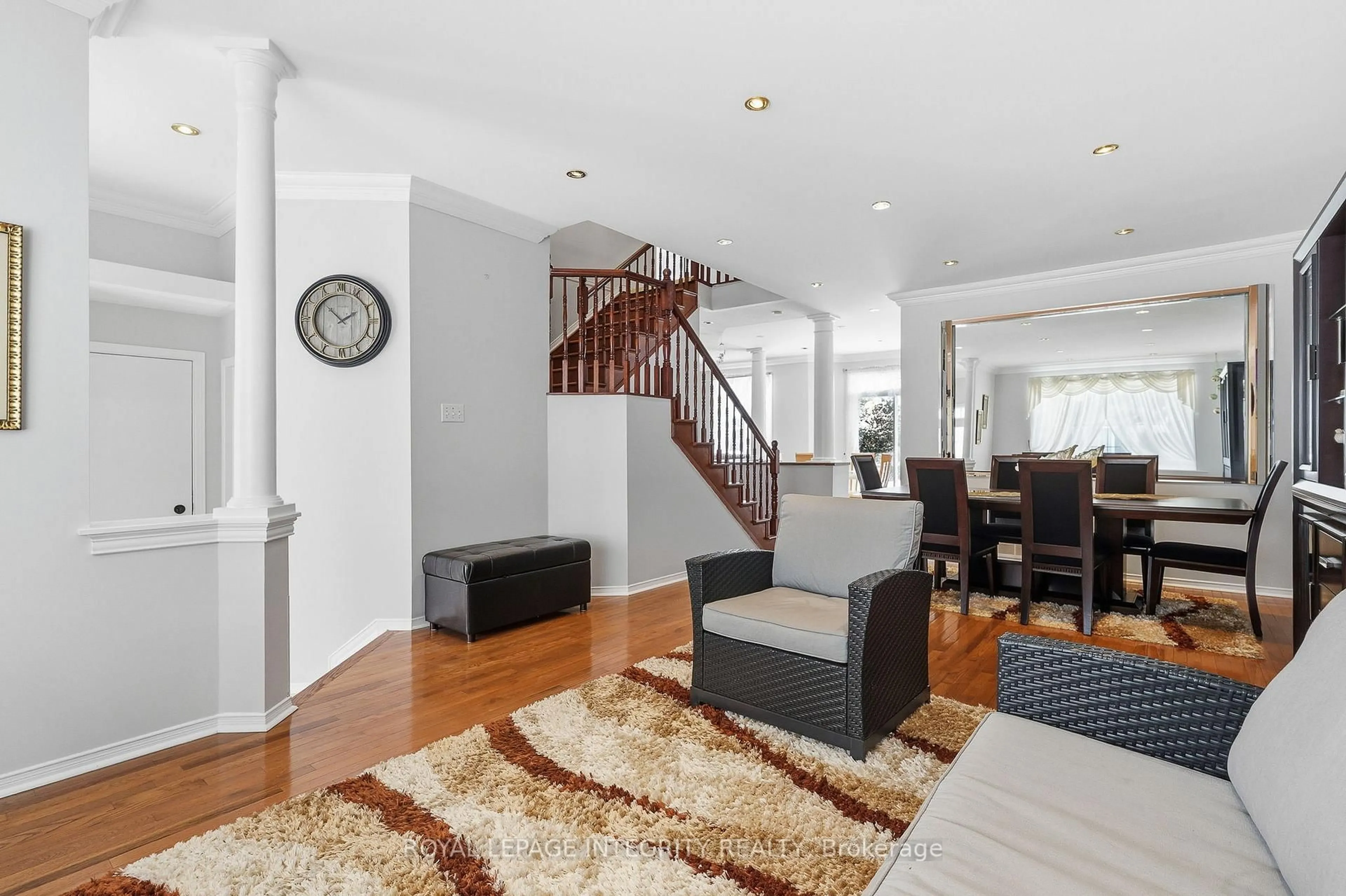 Unknown for 2104 Sandy Oaks Dr, Ottawa Ontario K1W 1H5