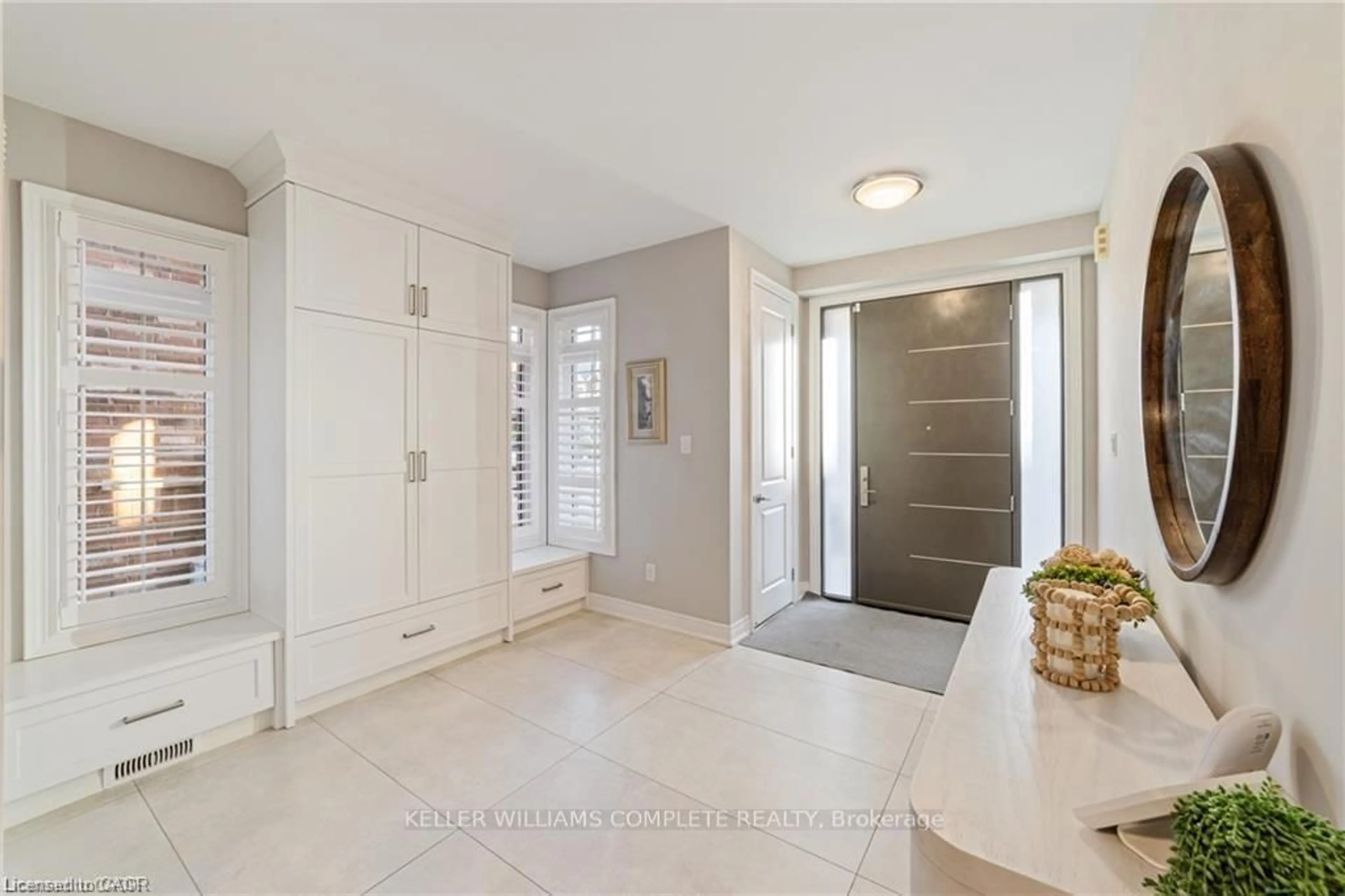 Indoor entryway for 24 Macbean Cres, Hamilton Ontario L8B 0S5