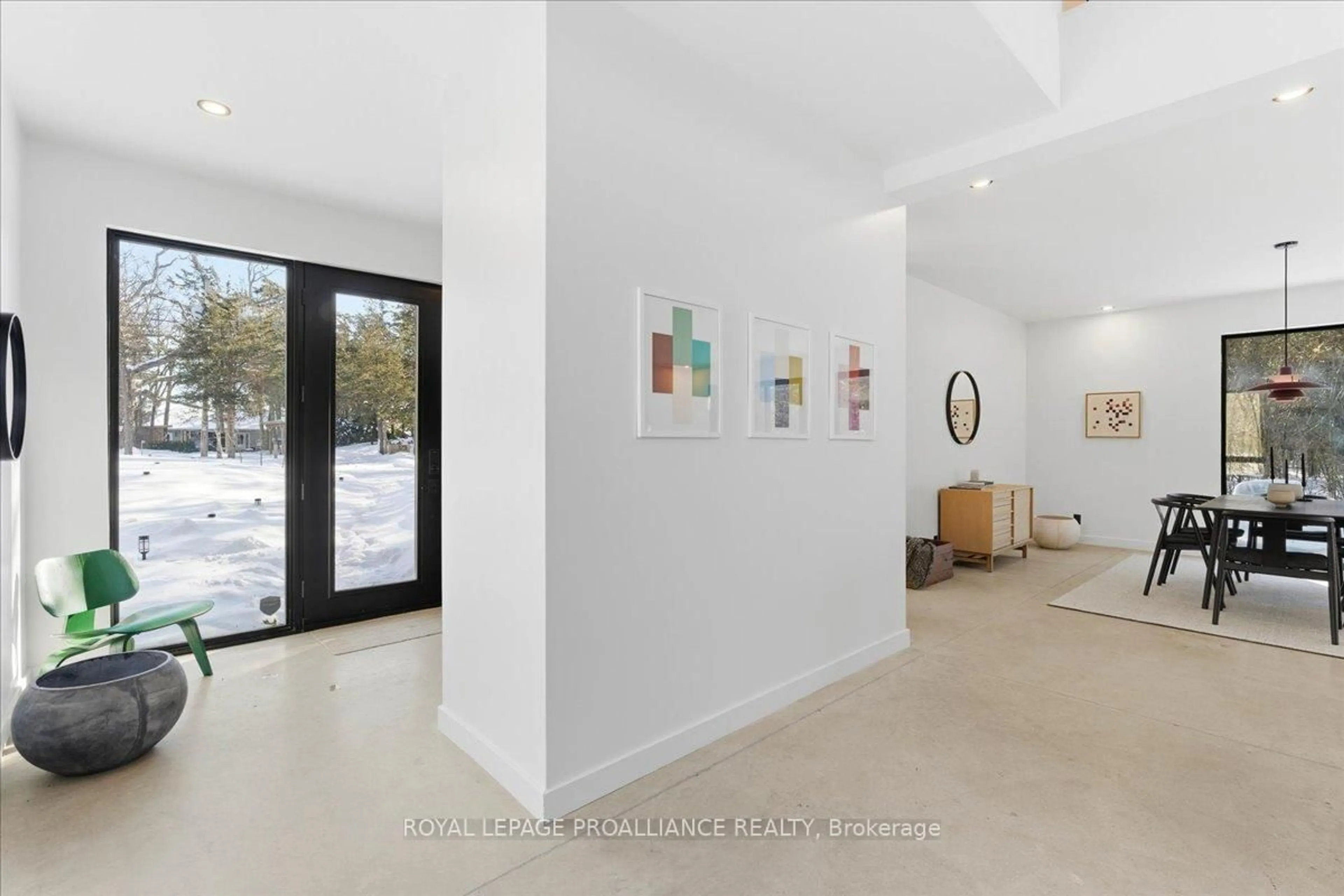 Indoor foyer for 372 Prinyers Cove Cres, Prince Edward County Ontario K0K 2T0