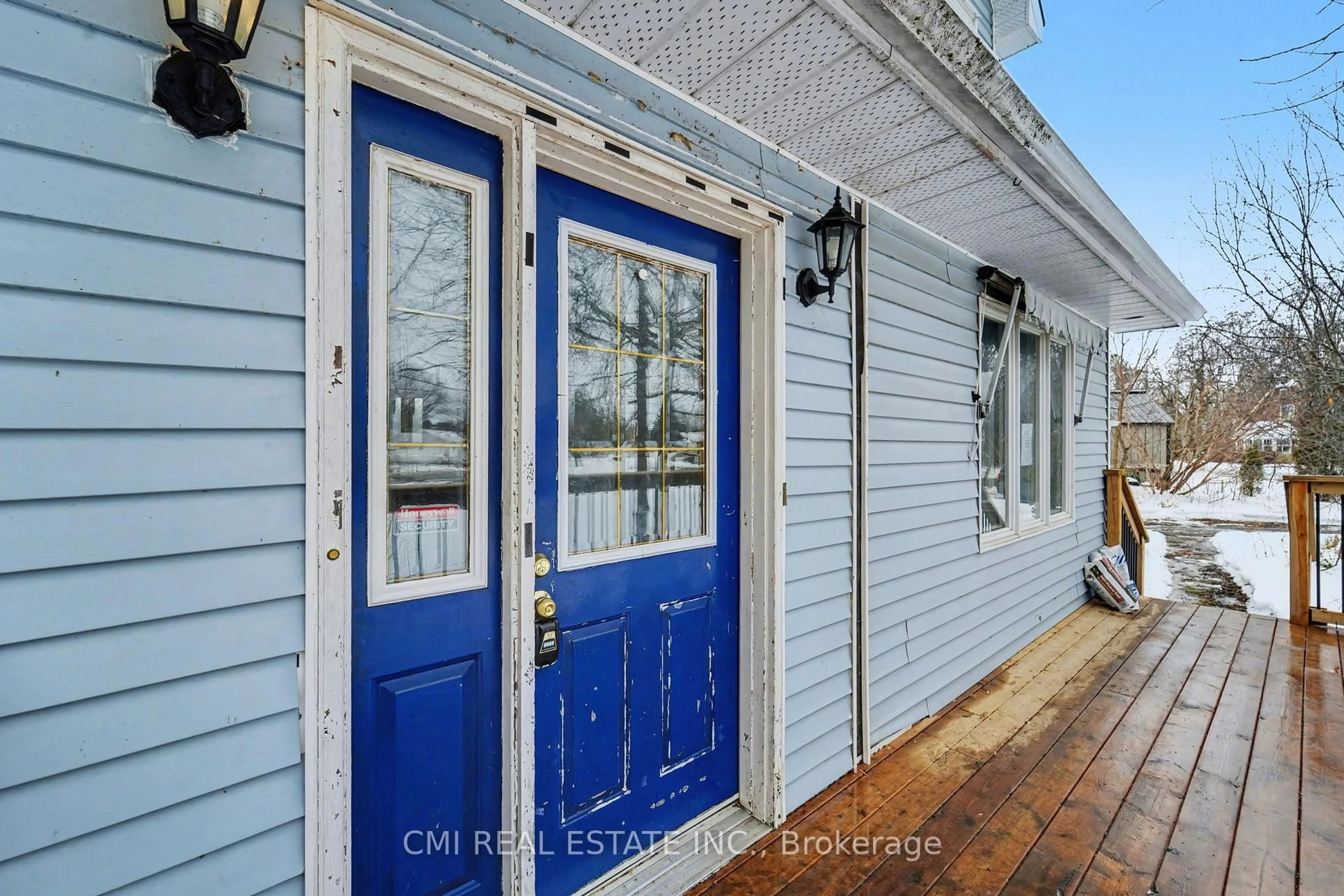 Indoor entryway for 4810 Mohrs Rd, Ottawa Ontario K7S 3G7