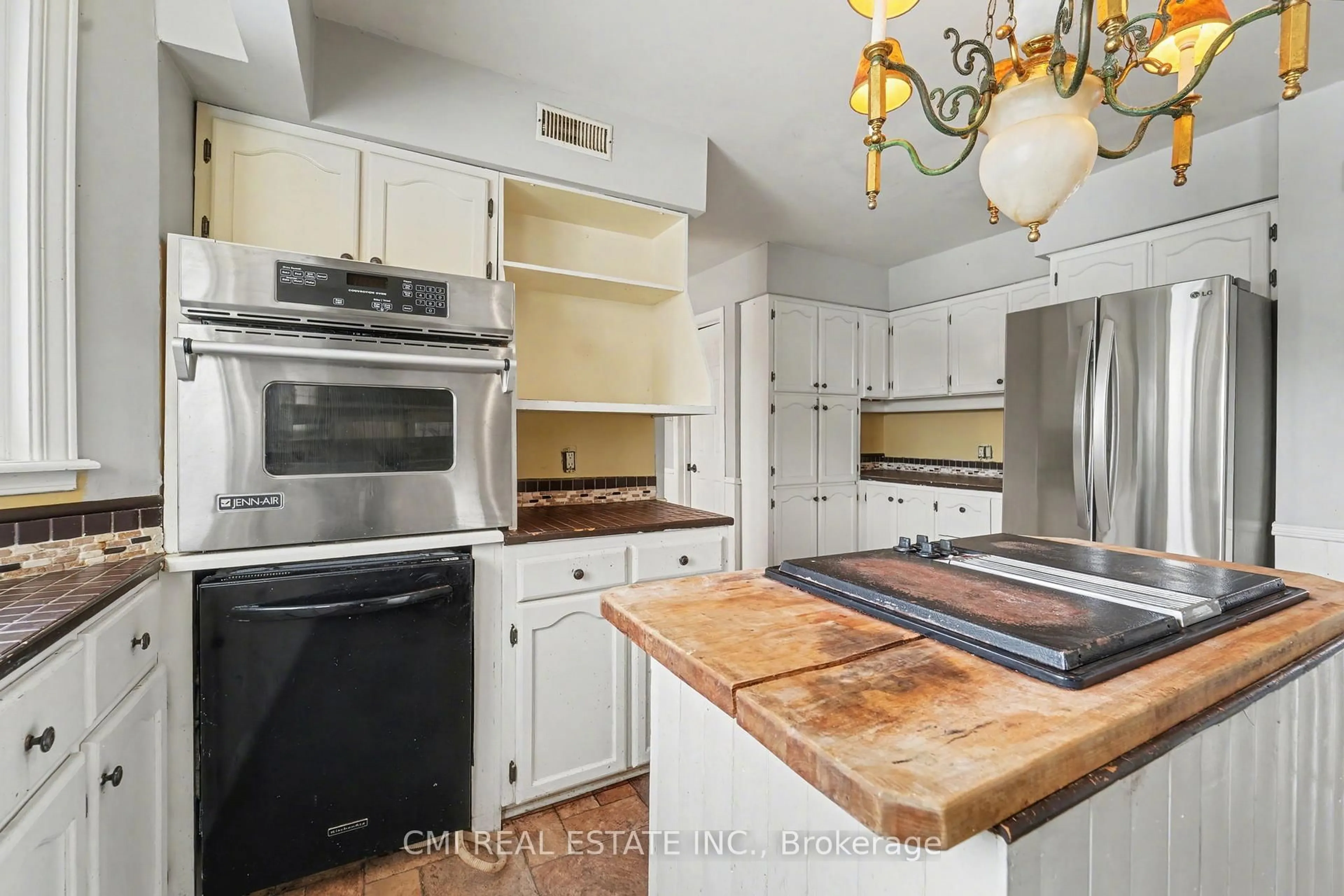 Open concept kitchen, ceramic/tile floor for 4810 Mohrs Rd, Ottawa Ontario K7S 3G7