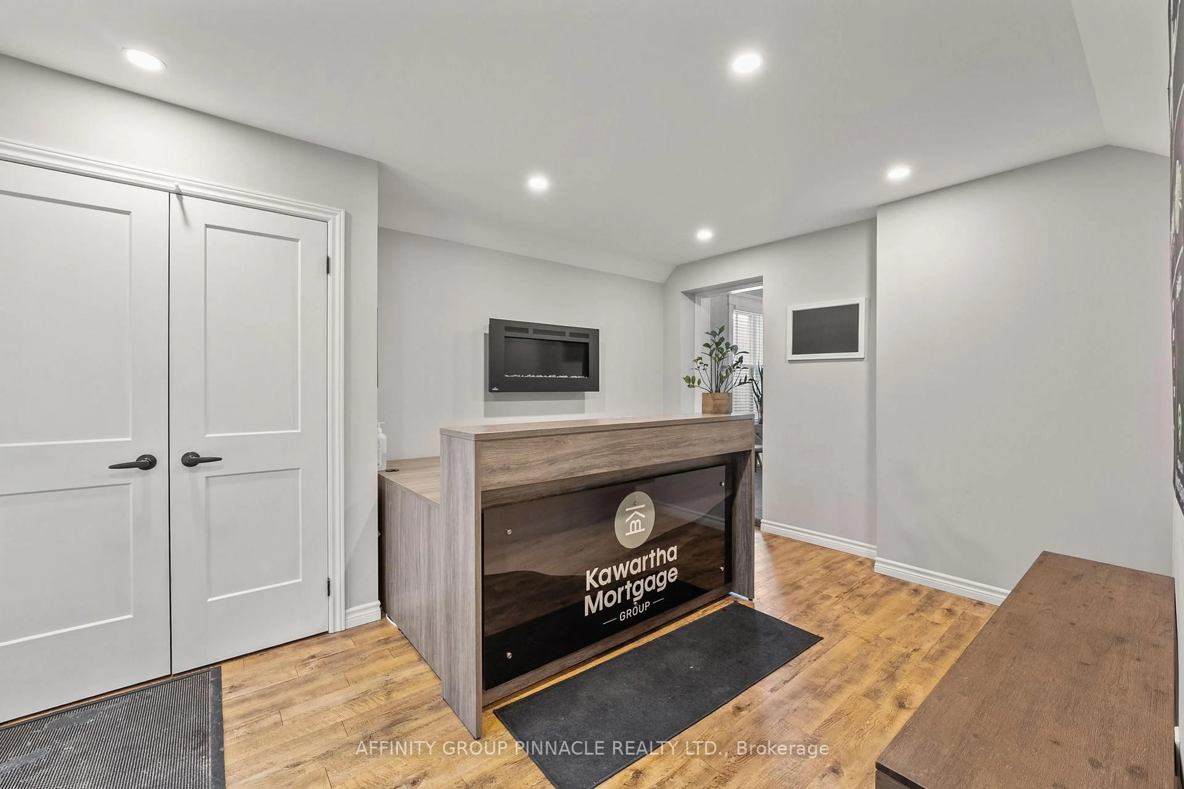 Indoor entryway for 255 Kent St, Kawartha Lakes Ontario K9V 2Z4