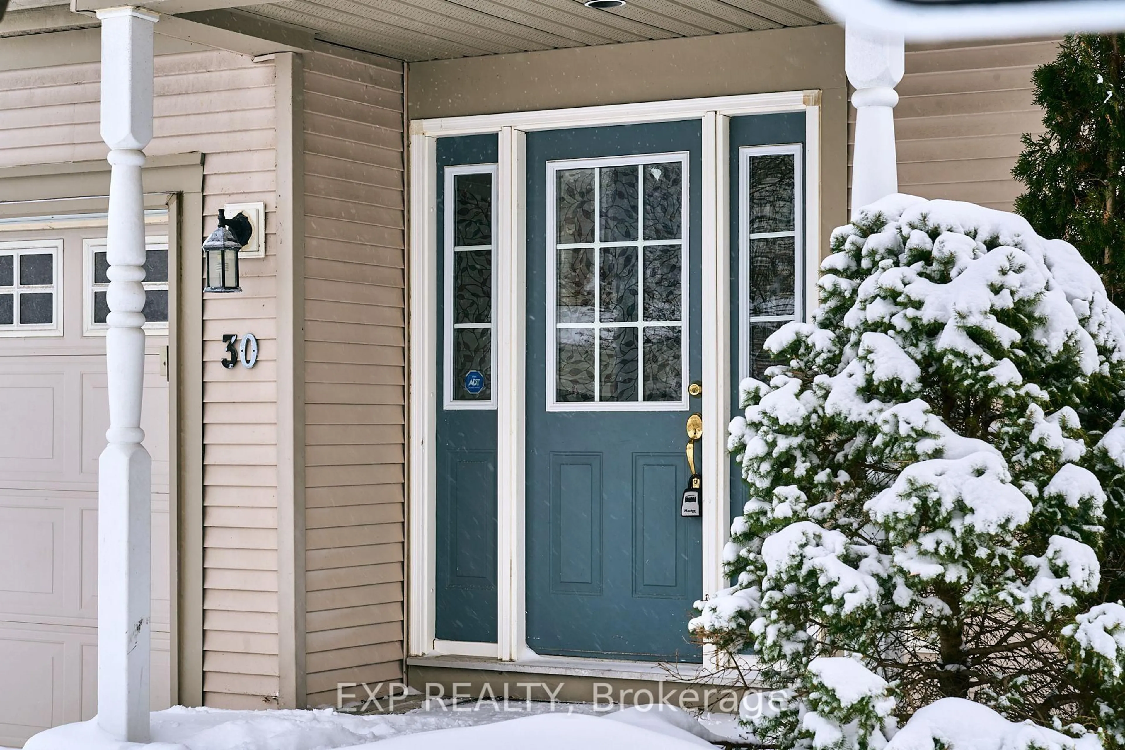Indoor entryway for 30 Fieldberry Private, Ottawa Ontario K2J 5E8