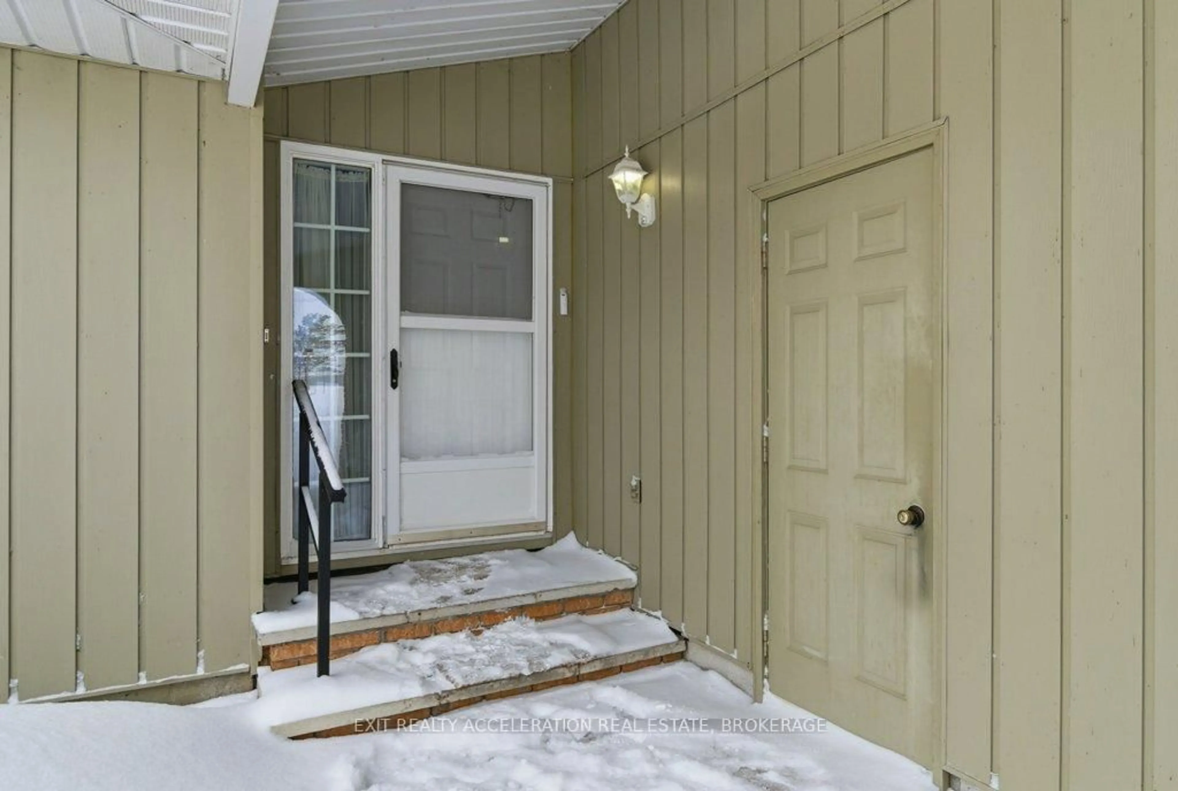 Indoor entryway for 4325 County Rd 9, Napanee Ontario K7R 3K8