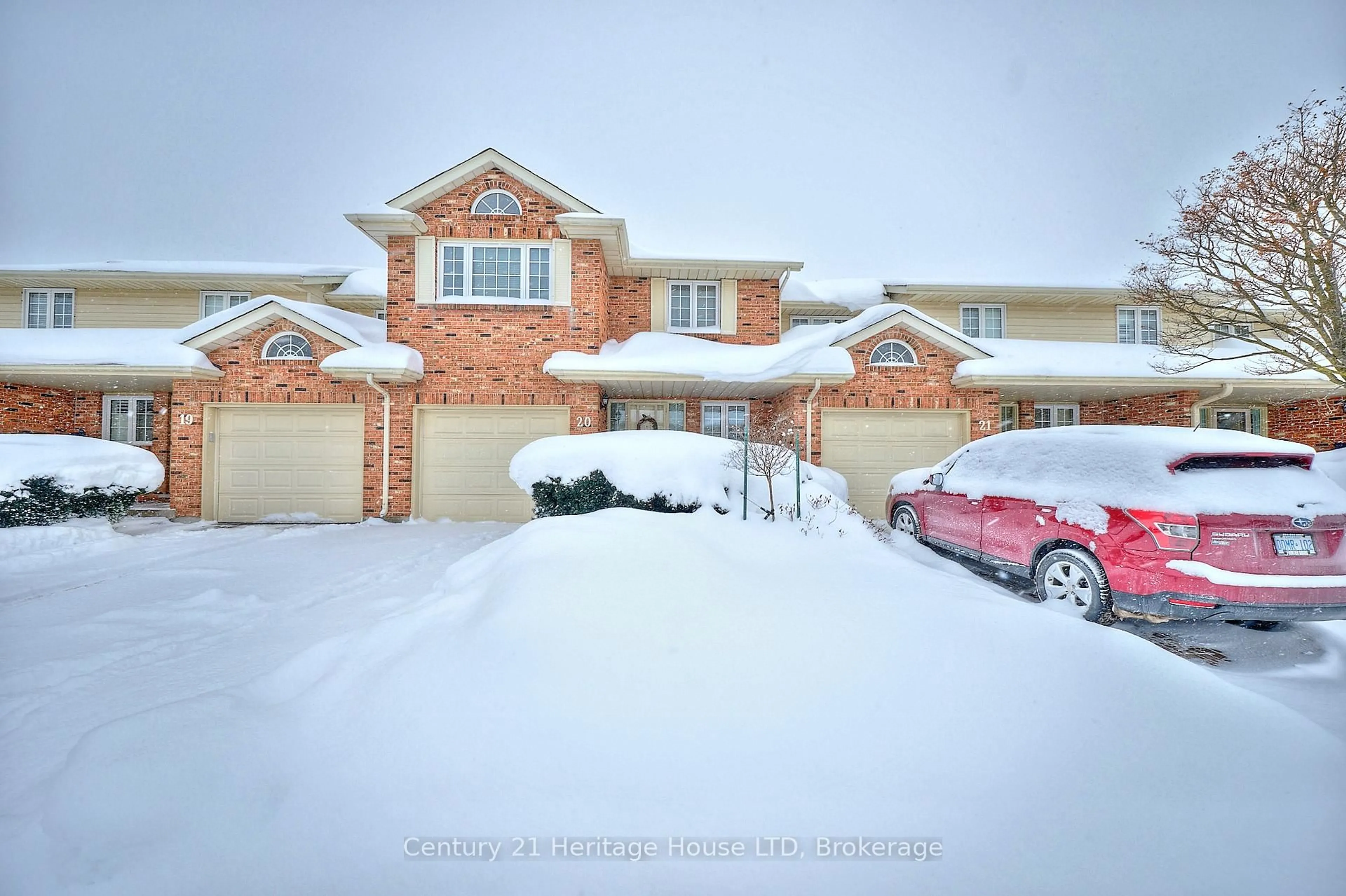 A pic from outside/outdoor area/front of a property/back of a property/a pic from drone, street for 2720 Mewburn Rd #20, Niagara Falls Ontario L2J 4J5