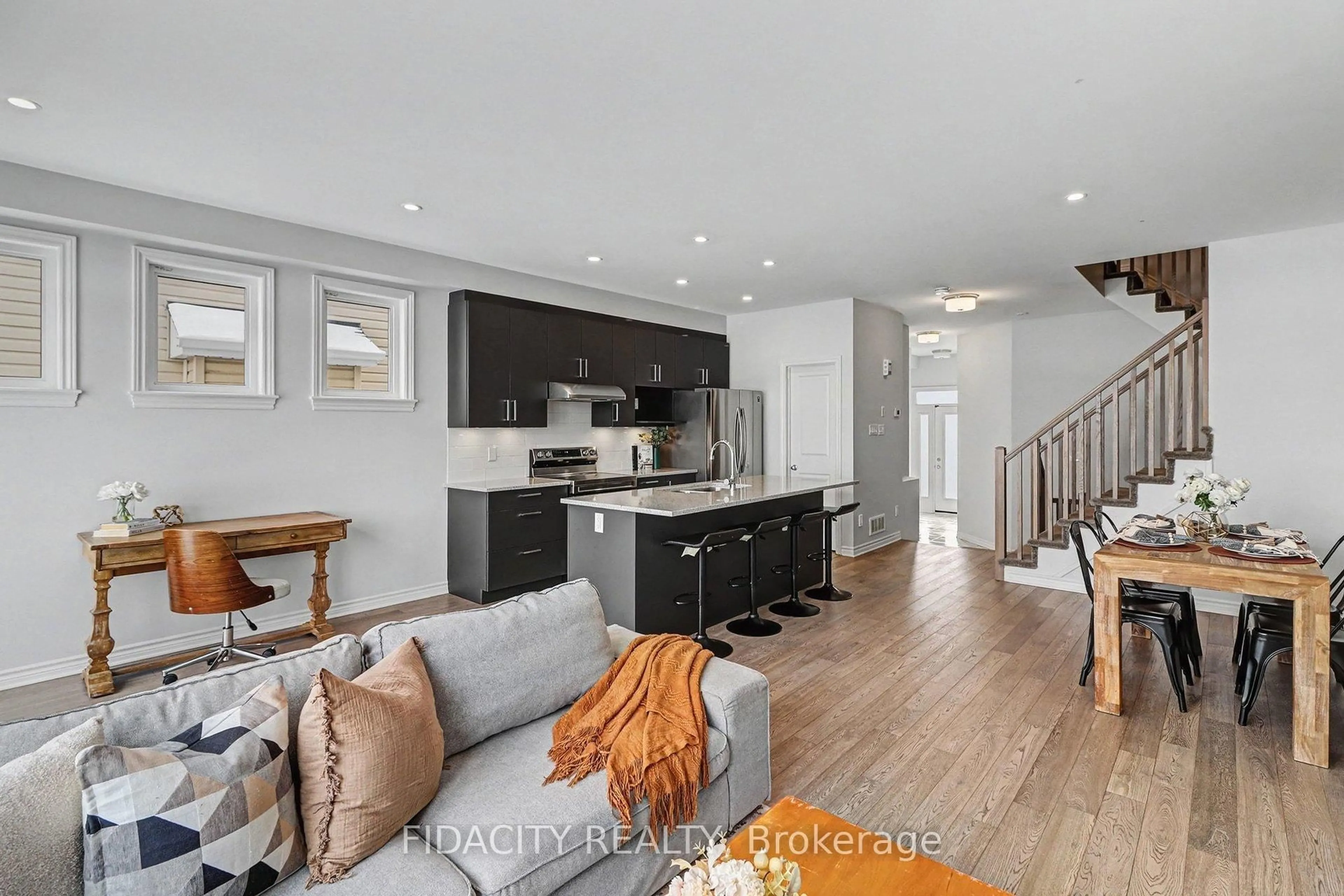 Open concept kitchen, unknown for 919 Antonio Farley St, Ottawa Ontario K4A 3N6