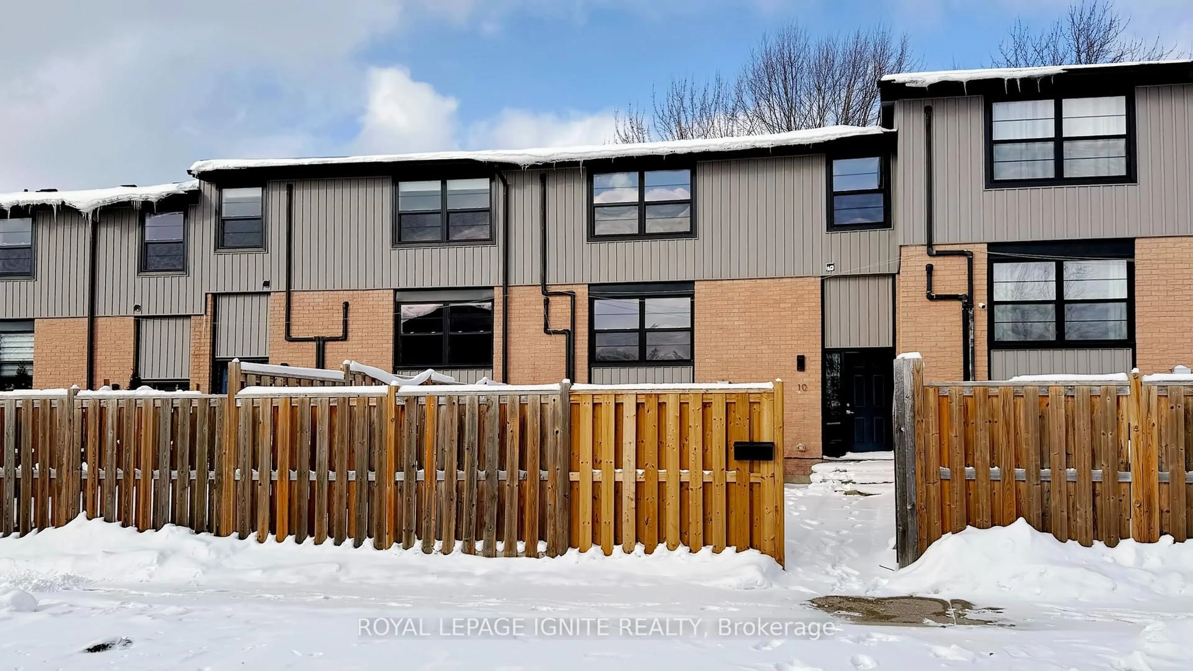 Unknown for 105 ANDOVER Dr #10, London South Ontario N6J 4B1