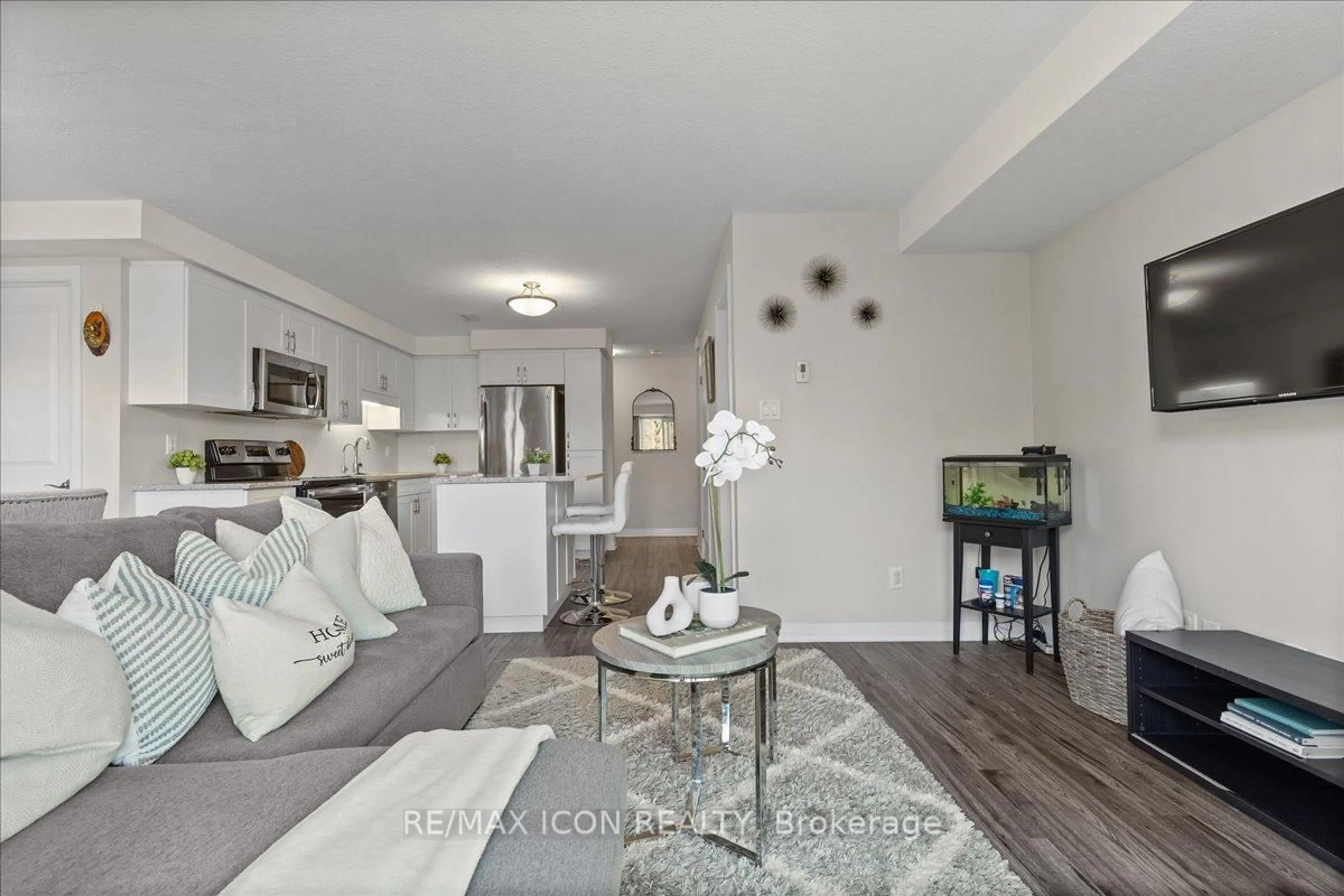 Living room with furniture, unknown for 1989 Ottawa St #21D, Kitchener Ontario N2E 0G7