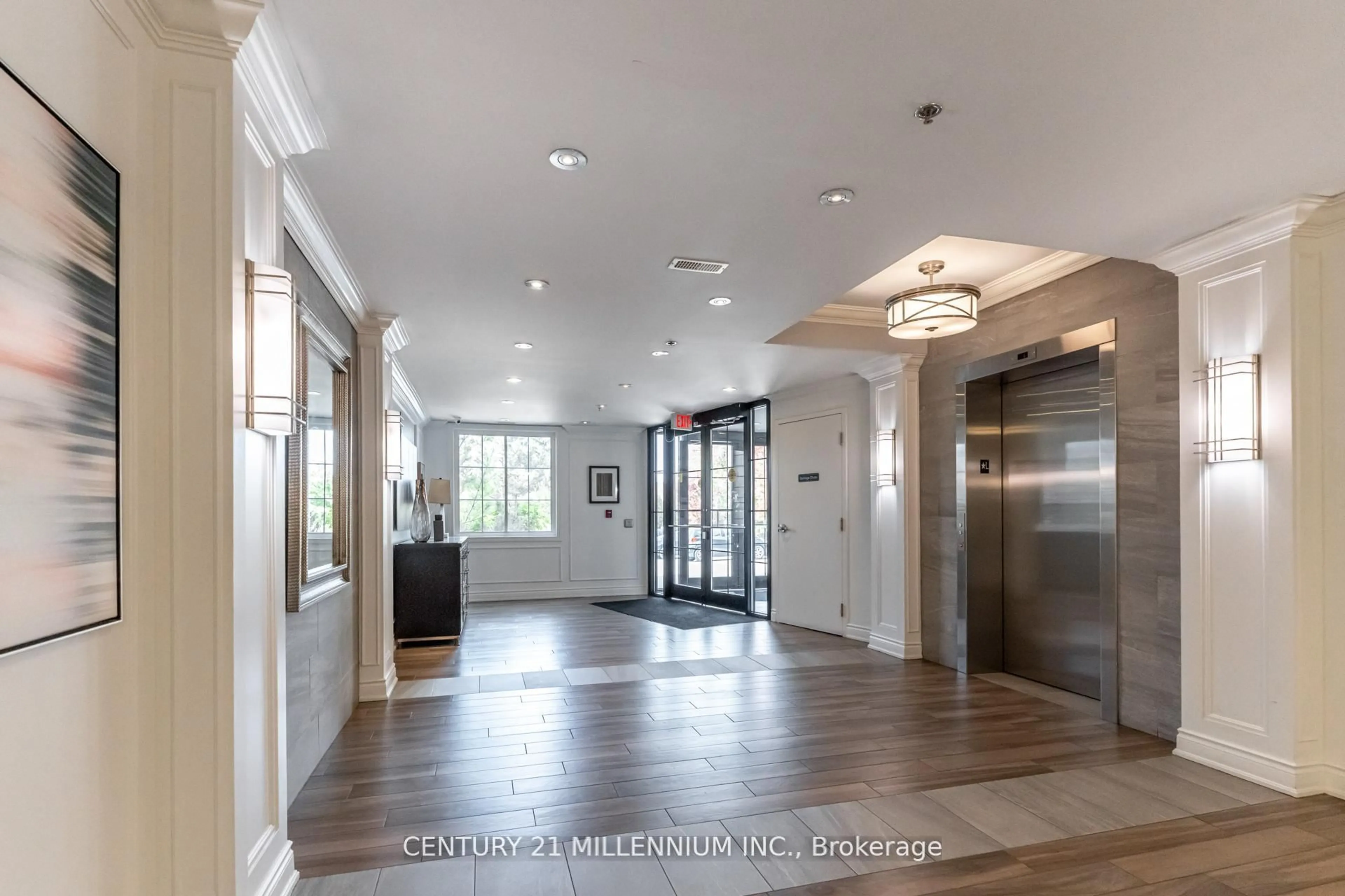 Indoor foyer for 1440 Gordon St #414, Guelph Ontario N1L 1C8