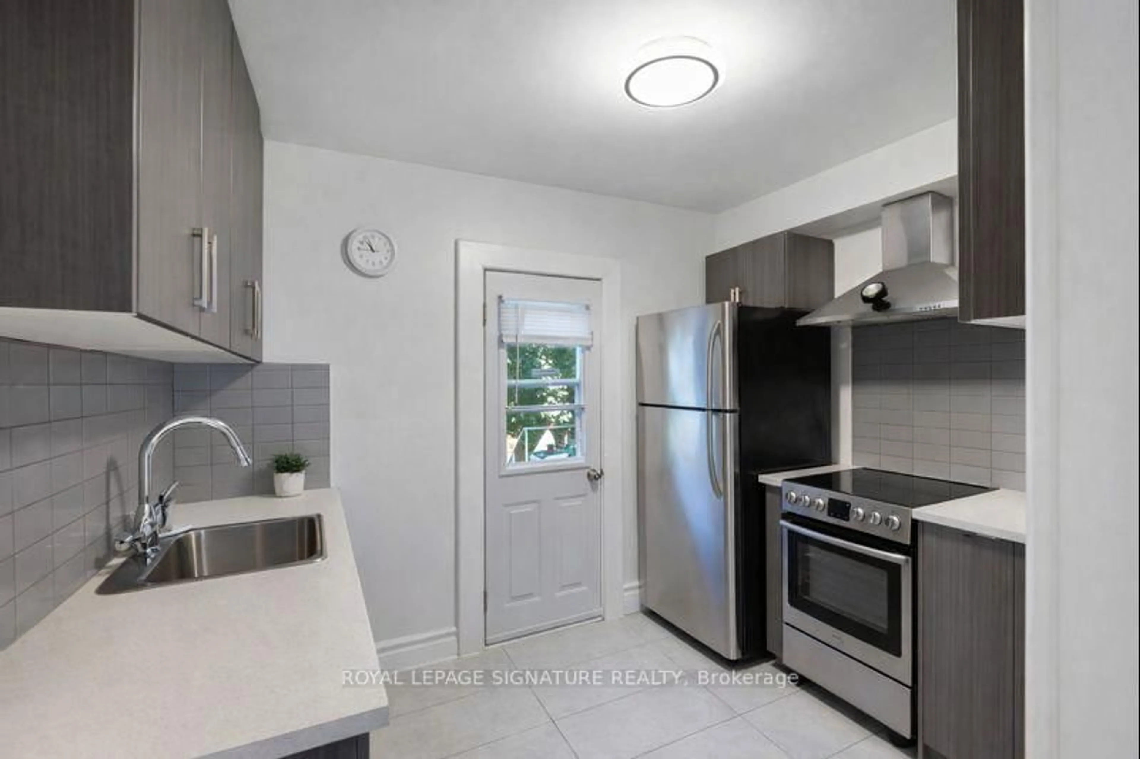 Standard kitchen, unknown for 74 Kenilworth Ave, Hamilton Ontario L8K 2S9