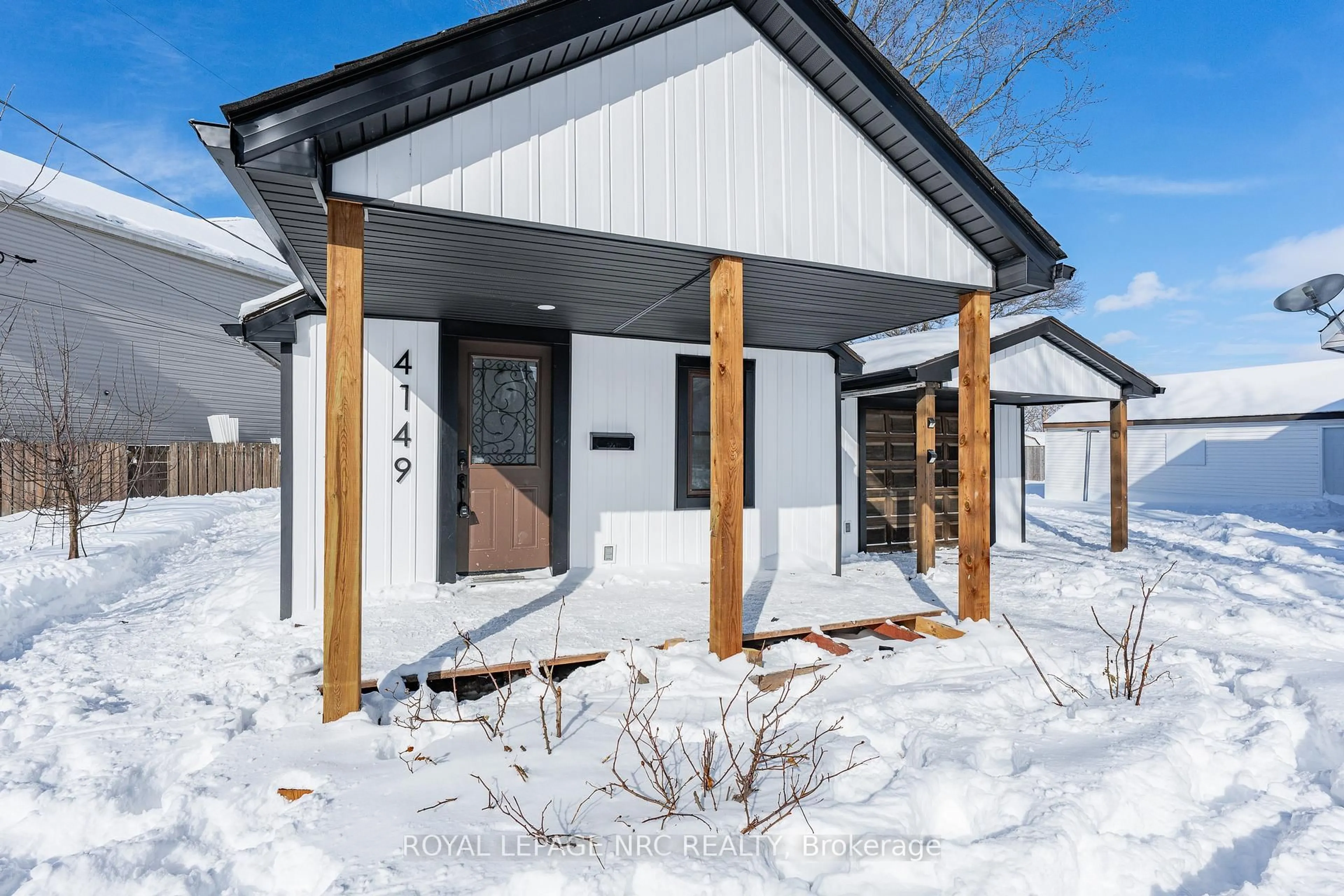 Unknown for 4149 Welland St, Niagara Falls Ontario L2G 6J9