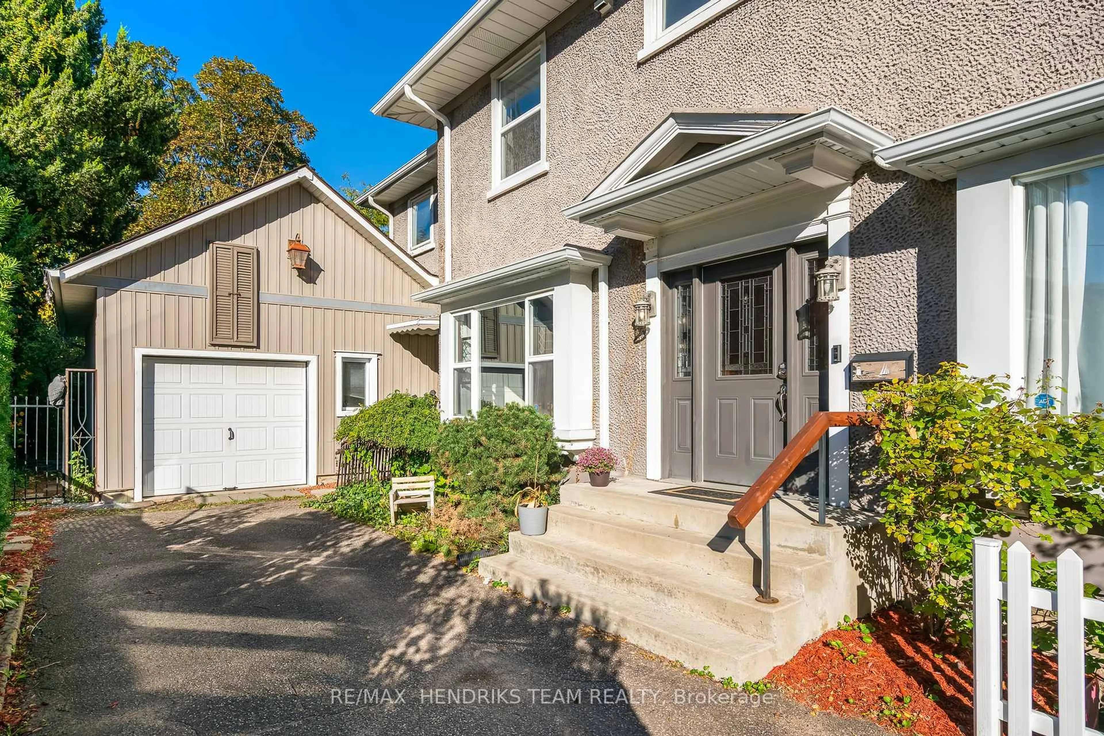 Unknown for 153 Geneva St, St. Catharines Ontario L2R 4N7