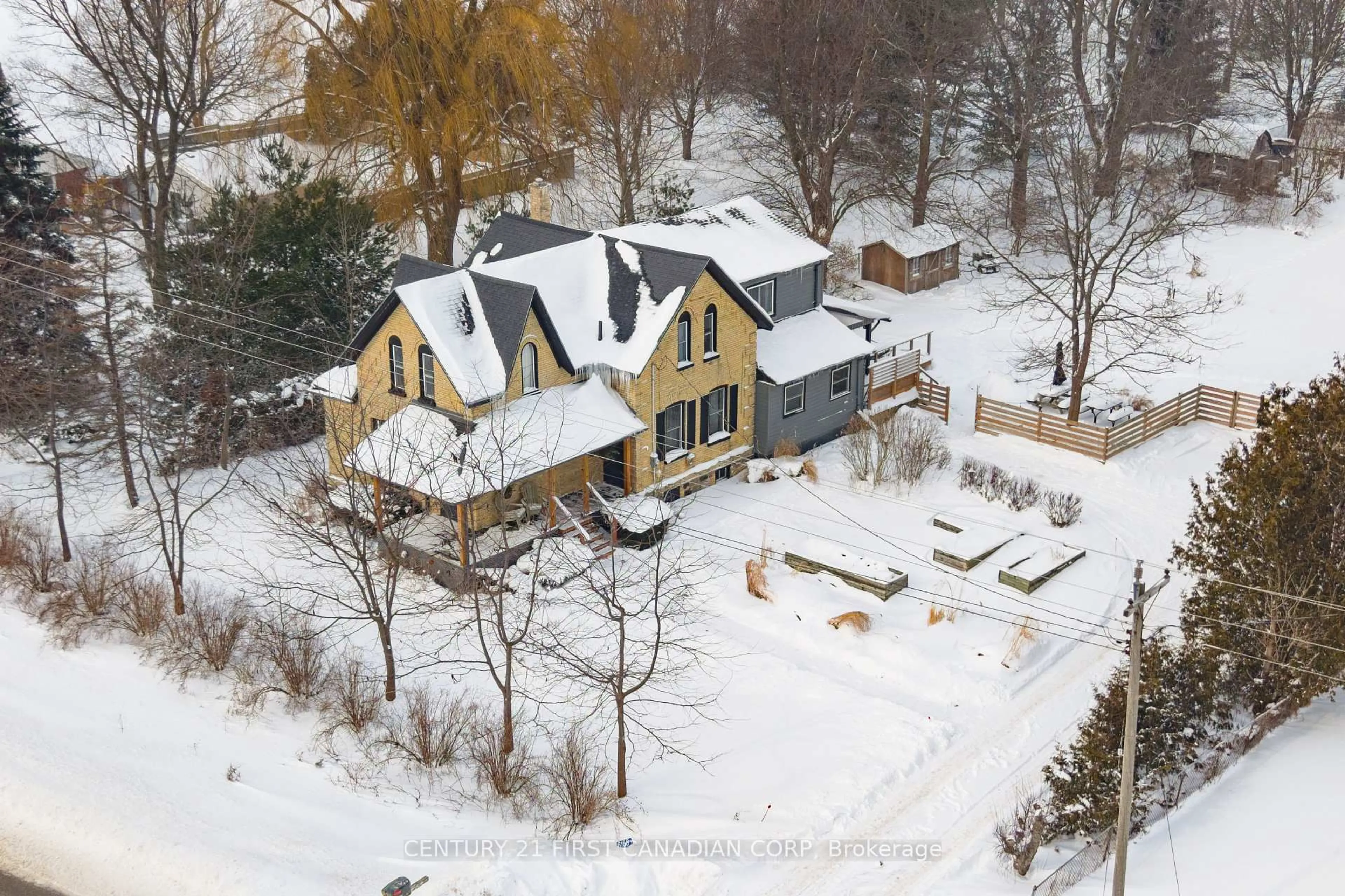 A pic from outside/outdoor area/front of a property/back of a property/a pic from drone, unknown for 6168 William St, Lucan Biddulph Ontario N0M 2J0