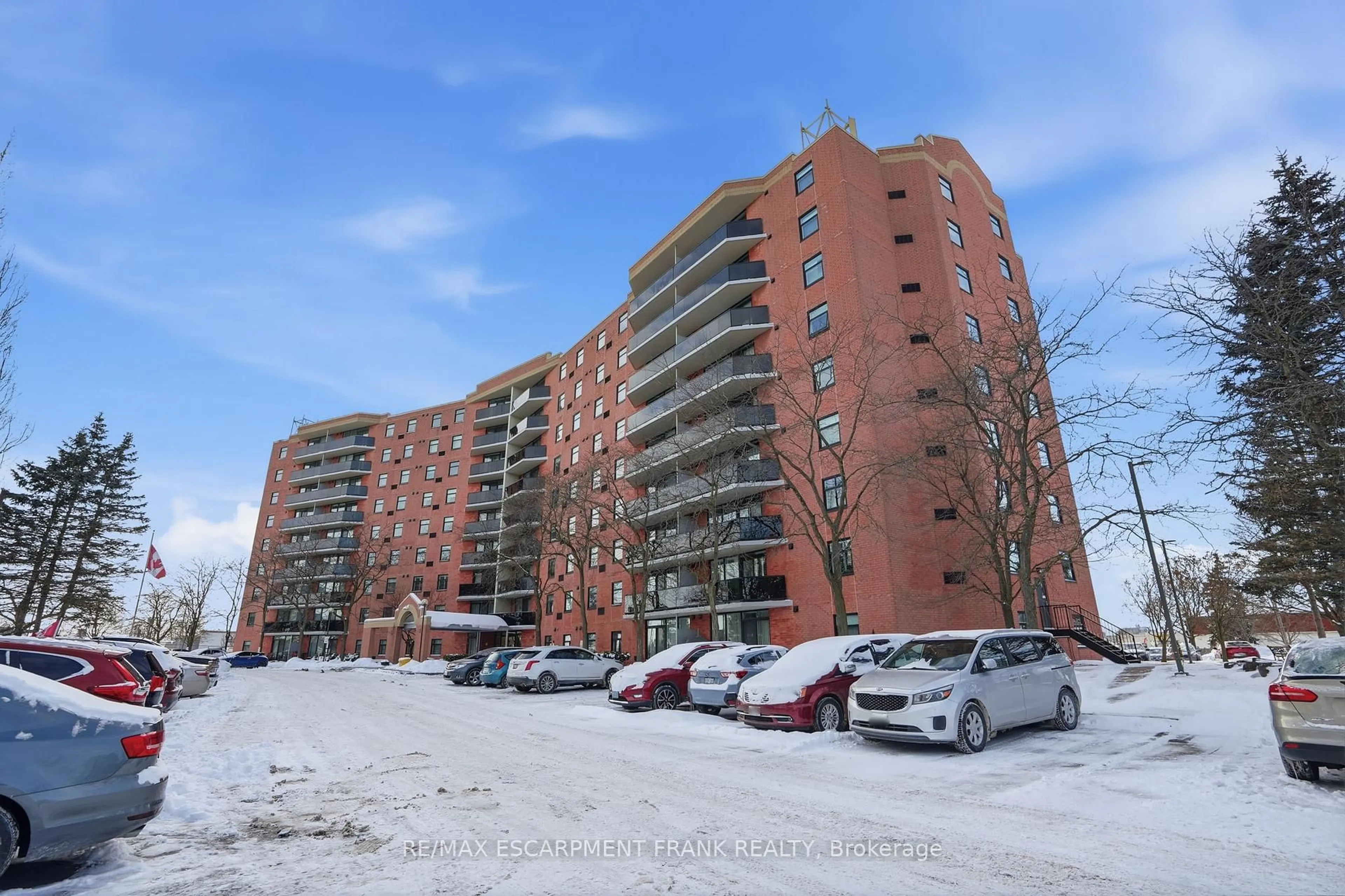 A pic from outside/outdoor area/front of a property/back of a property/a pic from drone, street for 9 Bonheur Crt #808, Brantford Ontario N3P 1Z5