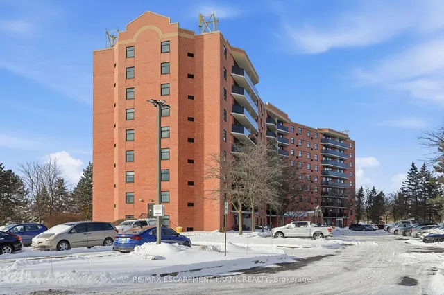 9 Bonheur Crt #808, Brantford 4