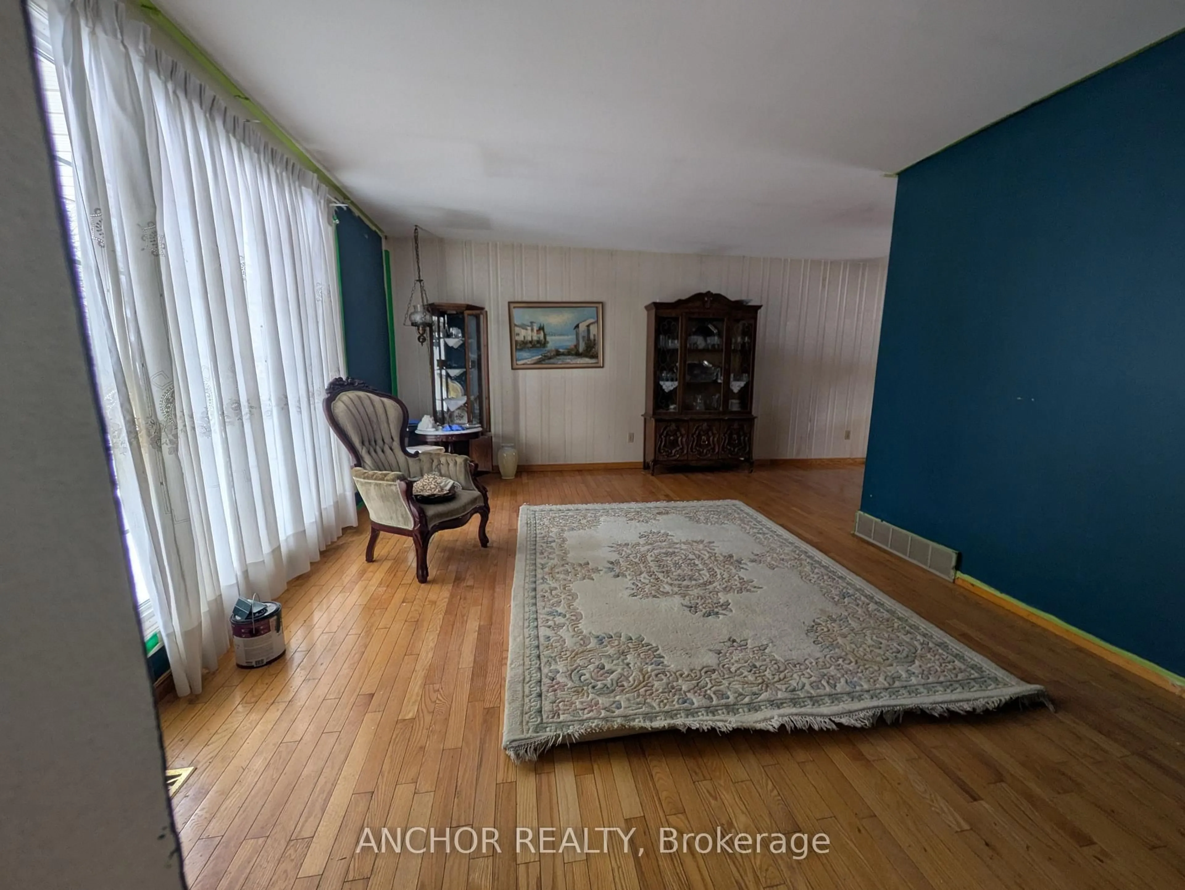 A pic of a room for 584 Nottinghill Rd Rd, London South Ontario N6K 1R4