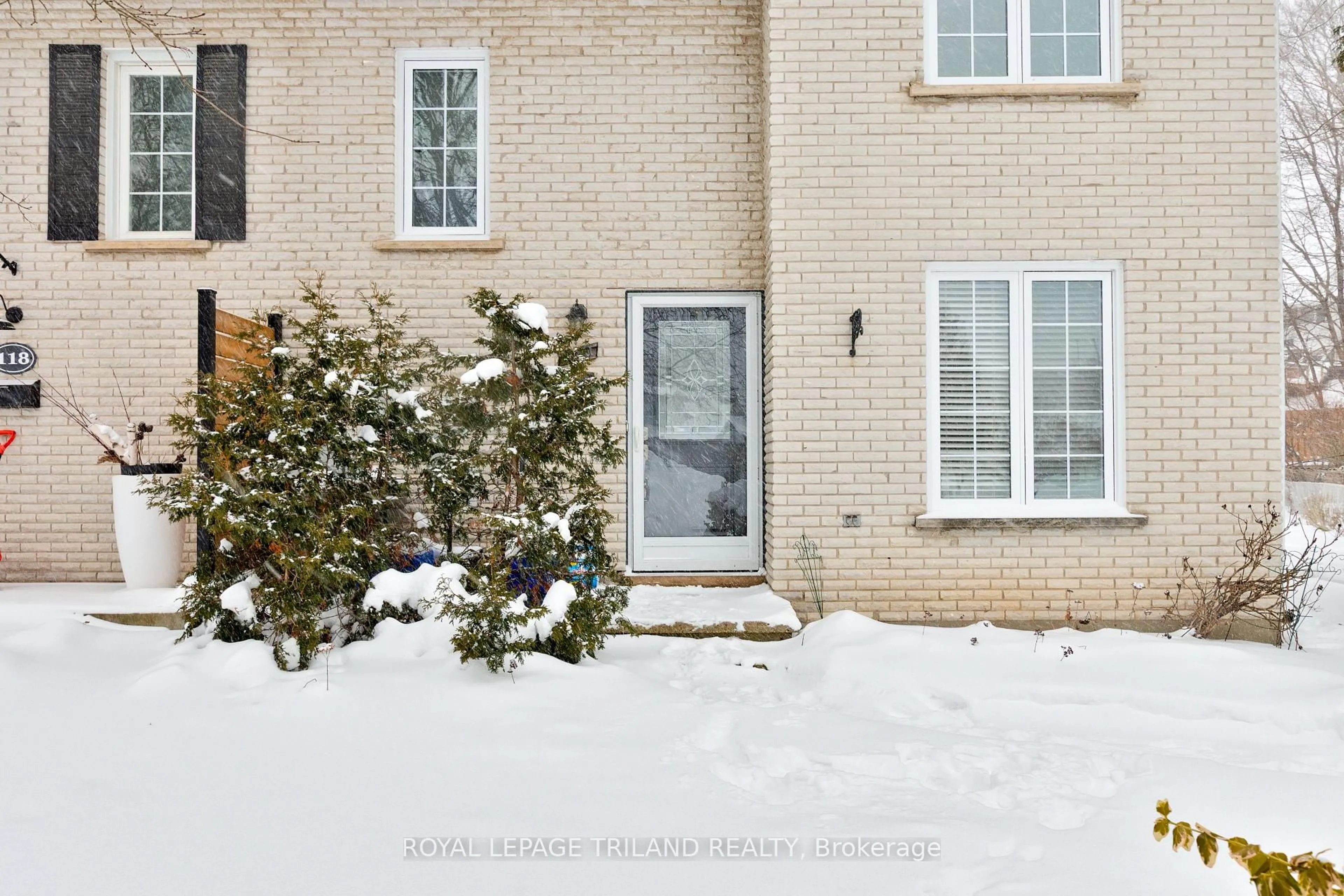 Unknown for 120 Killarney Crt, London North Ontario N5X 2B6