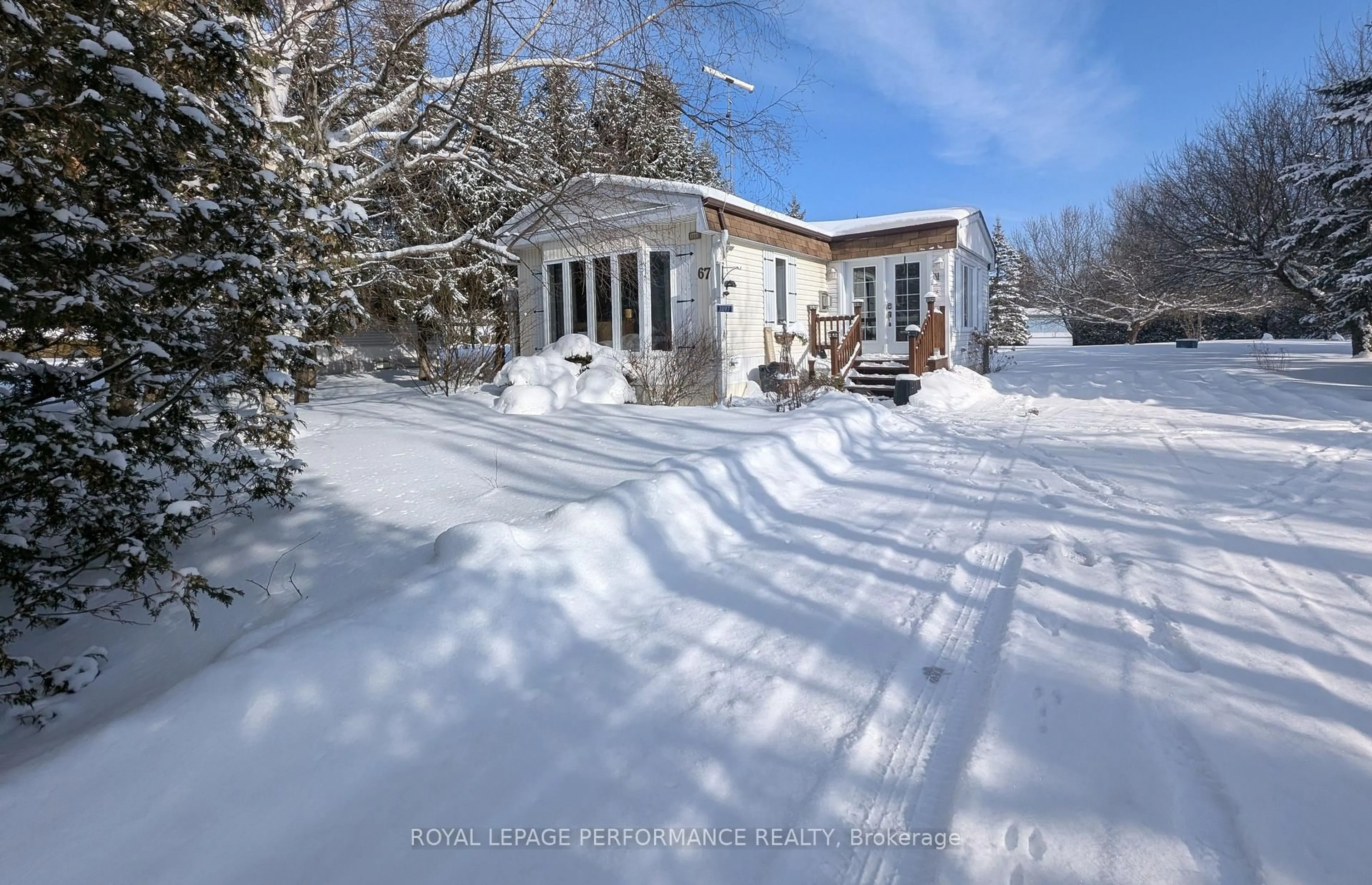 A pic from outside/outdoor area/front of a property/back of a property/a pic from drone, street for 3897 Christine St, North Glengarry Ontario K0C 1A0