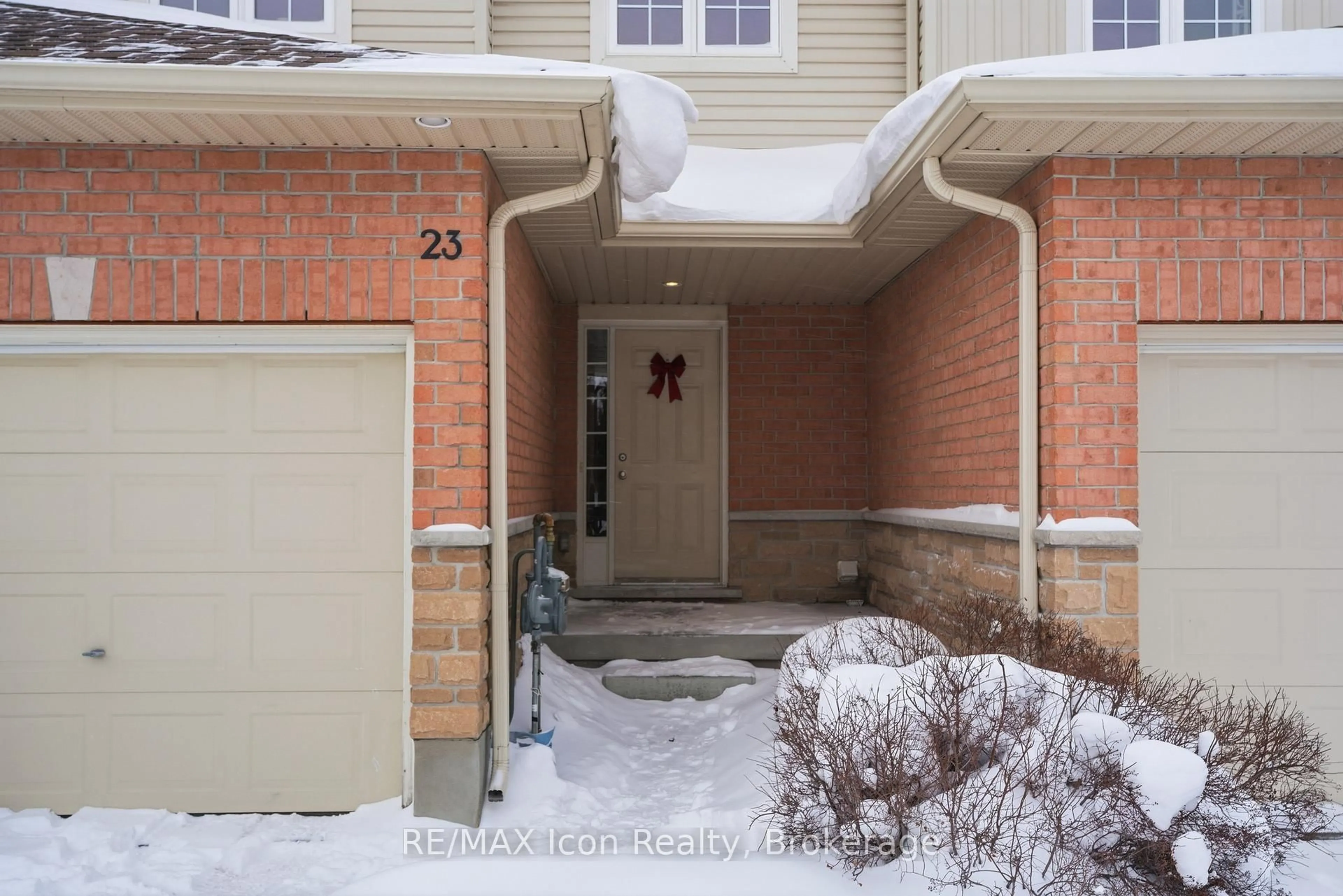 Indoor entryway for 1498 Gordon St #23, Guelph Ontario N1L 1C8