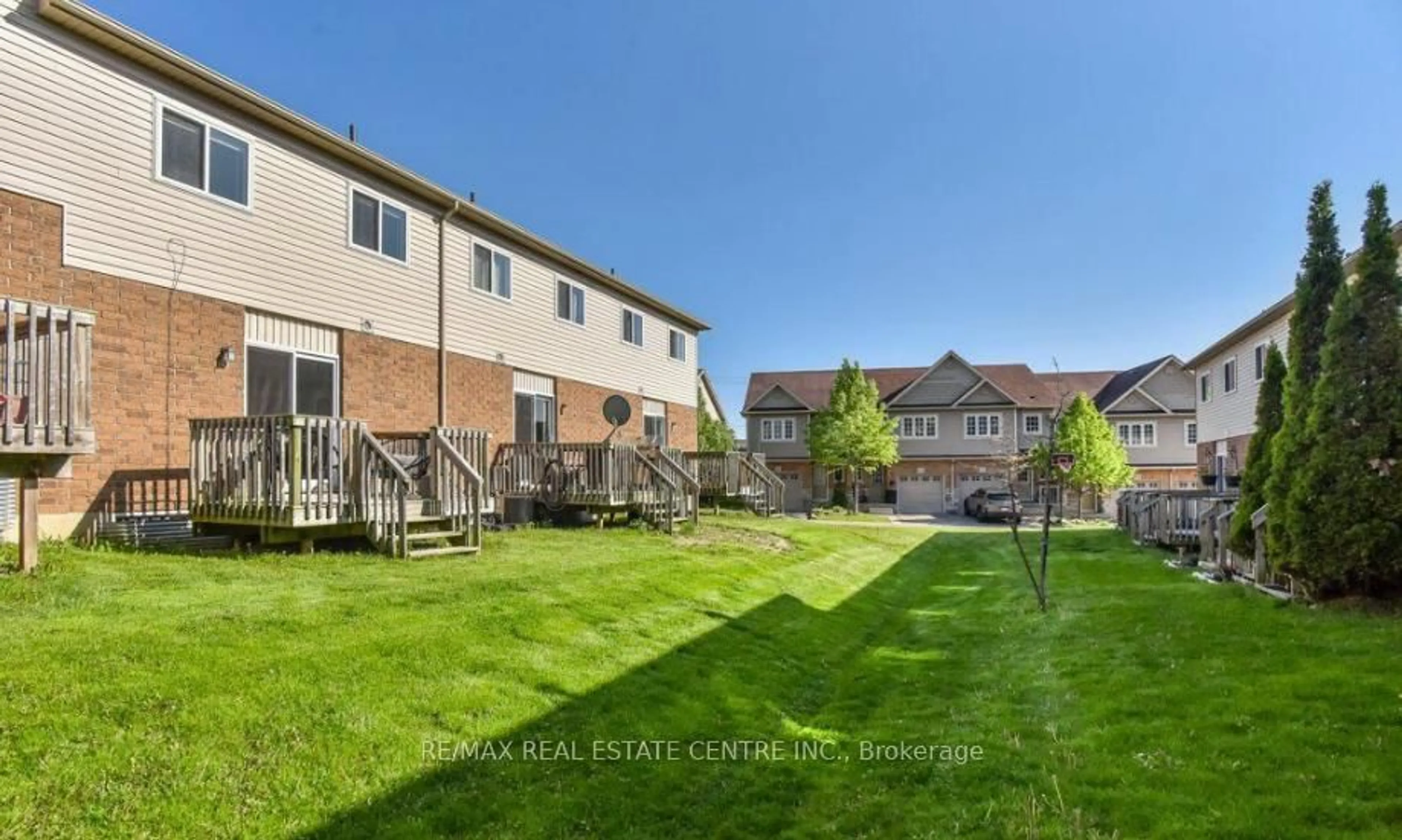 Patio, street for 355 Fisher Mills Rd #62, Cambridge Ontario N3C 4N5