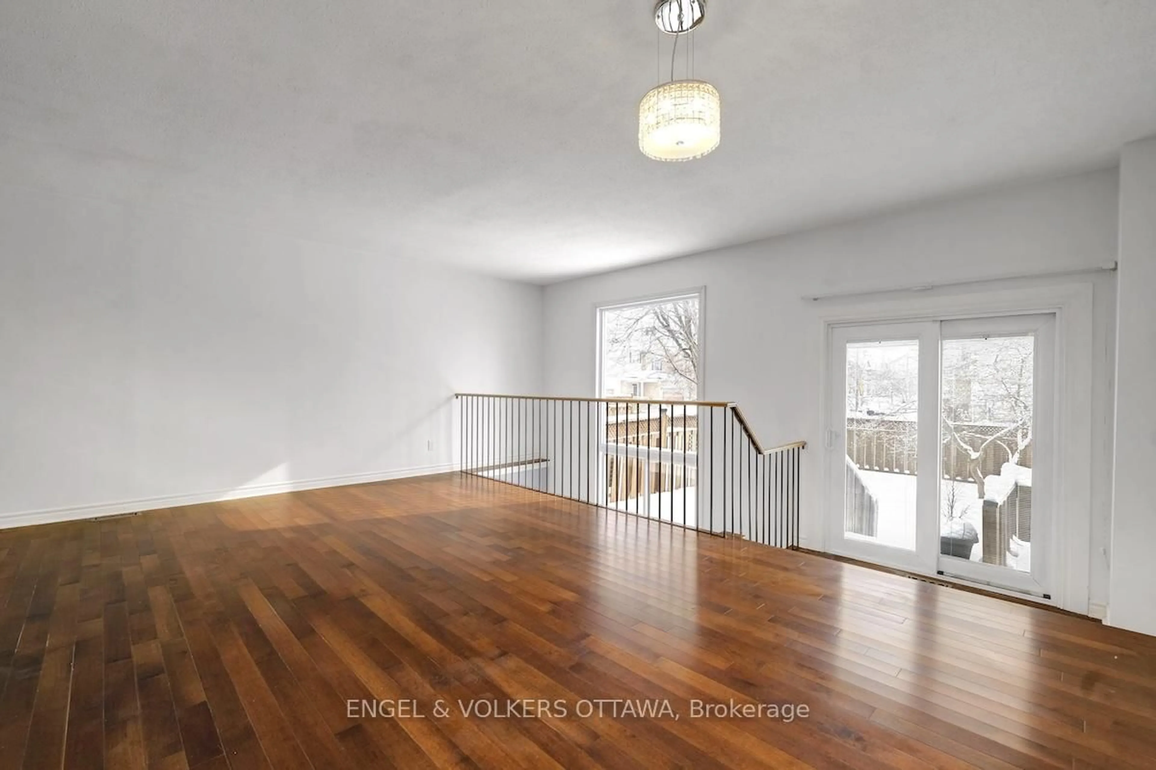 Unknown for 101 Halley St, Ottawa Ontario K2J 3R4