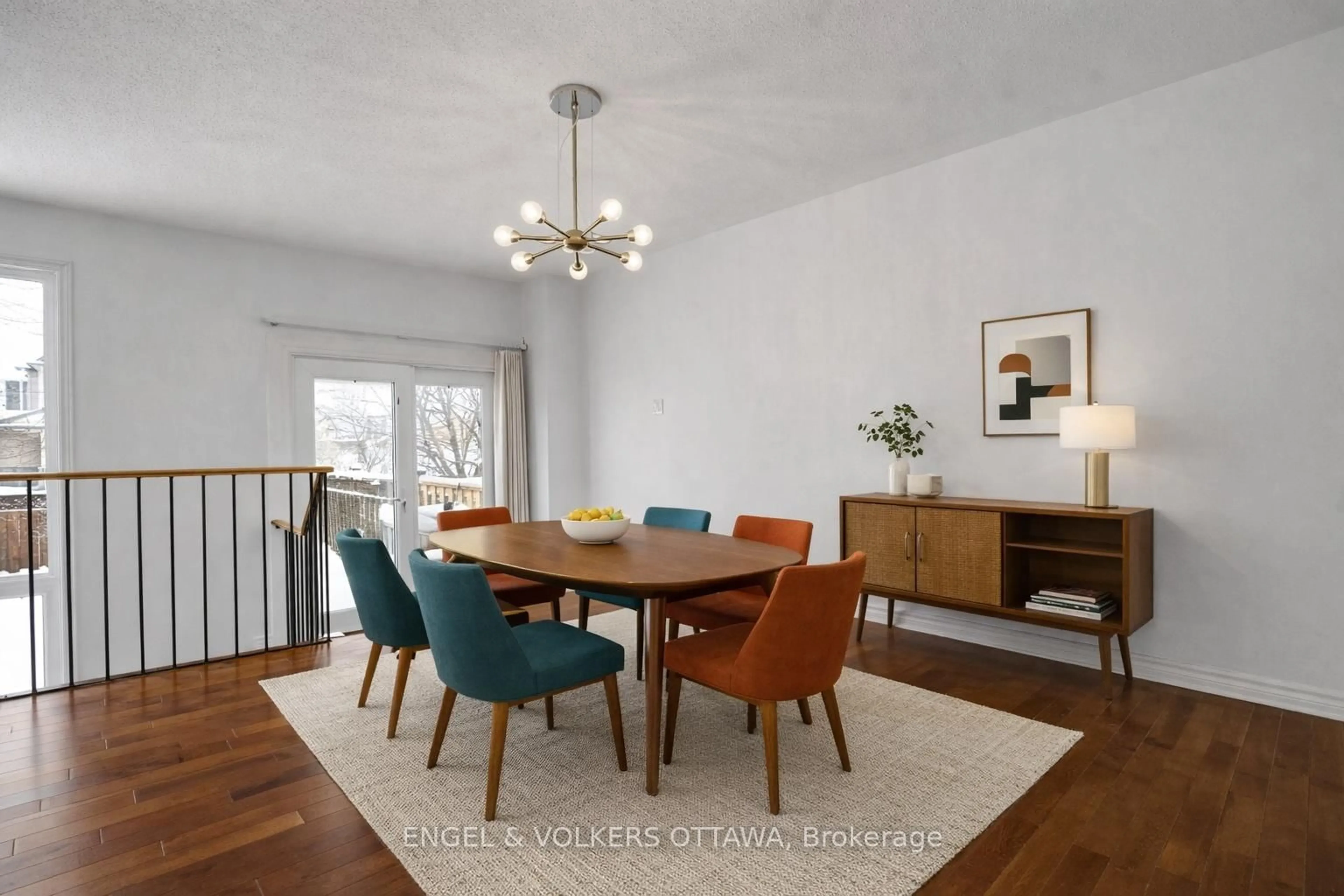 Dining room, wood/laminate floor for 101 Halley St, Ottawa Ontario K2J 3R4