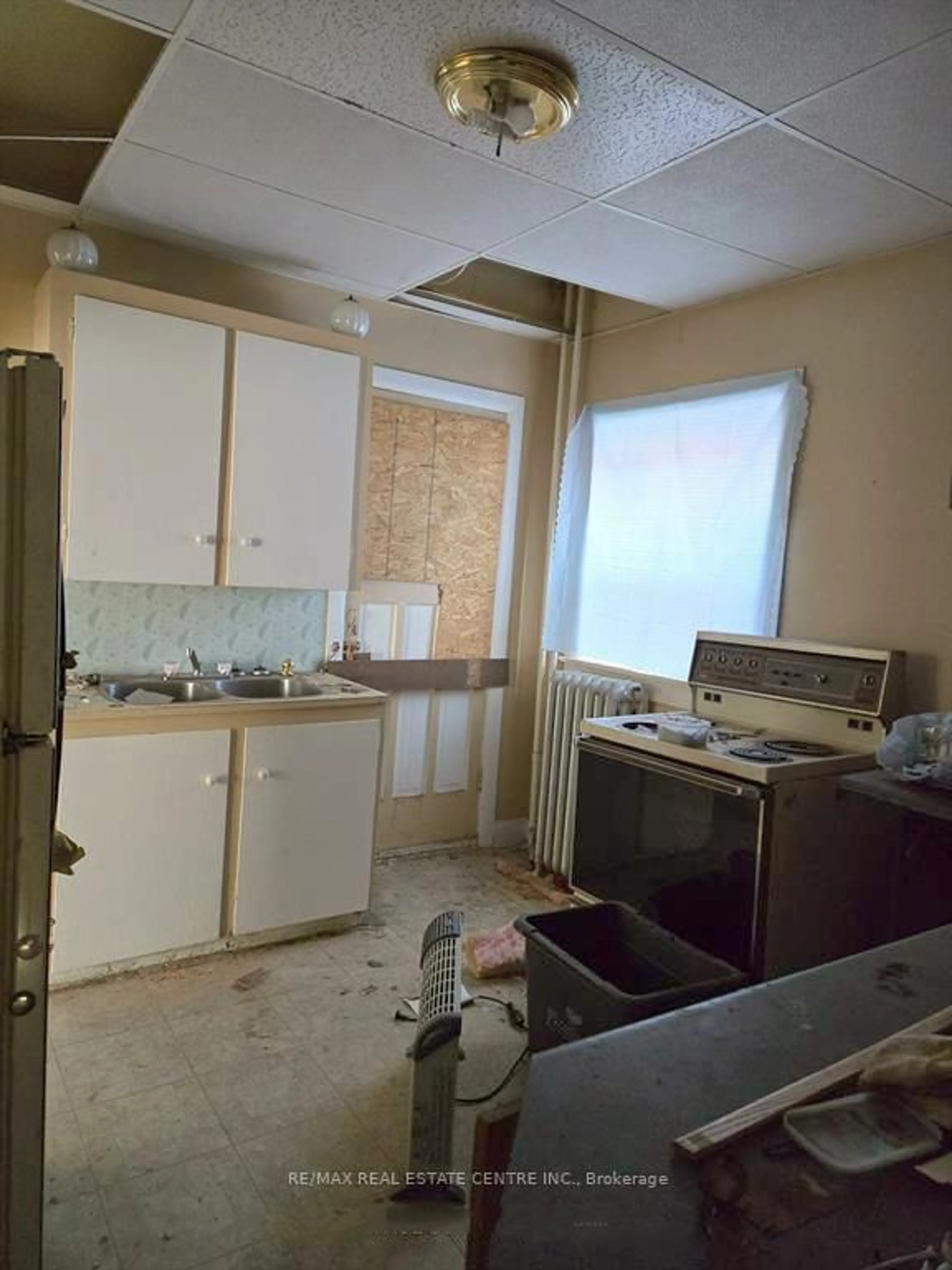 A pic of a room for 4689 Crysler Ave, Niagara Falls Ontario L2E 3V7